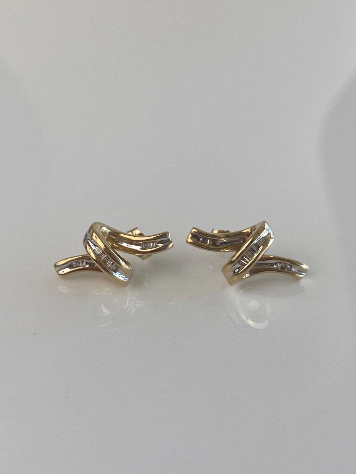 Vintage Solid 14k Yellow Gold Baguette Diamond Twist Drop Earrings