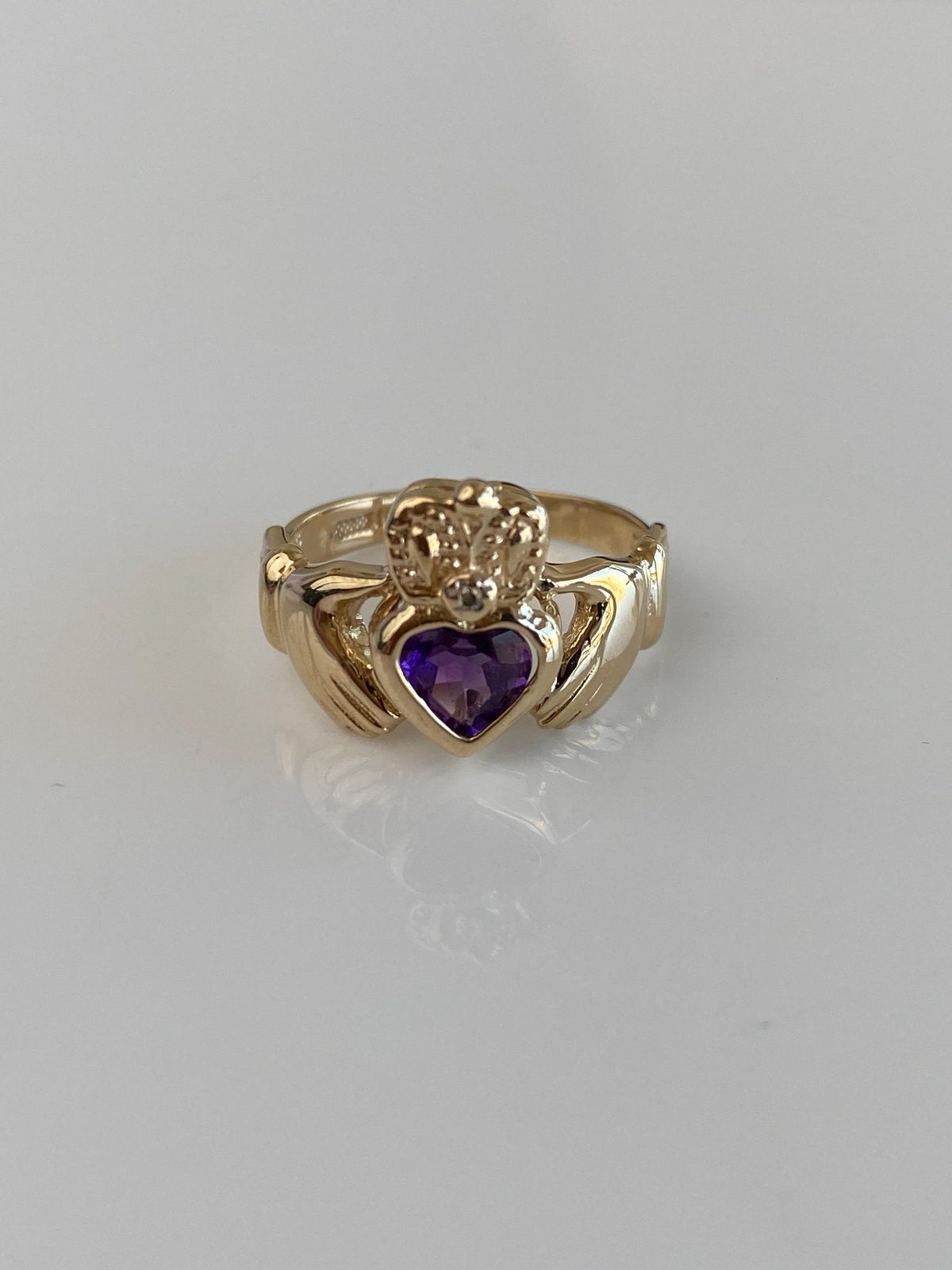 Vintage Solid 14k Yellow Gold Amethyst Heart Claddaugh Ring - Size 6.5
