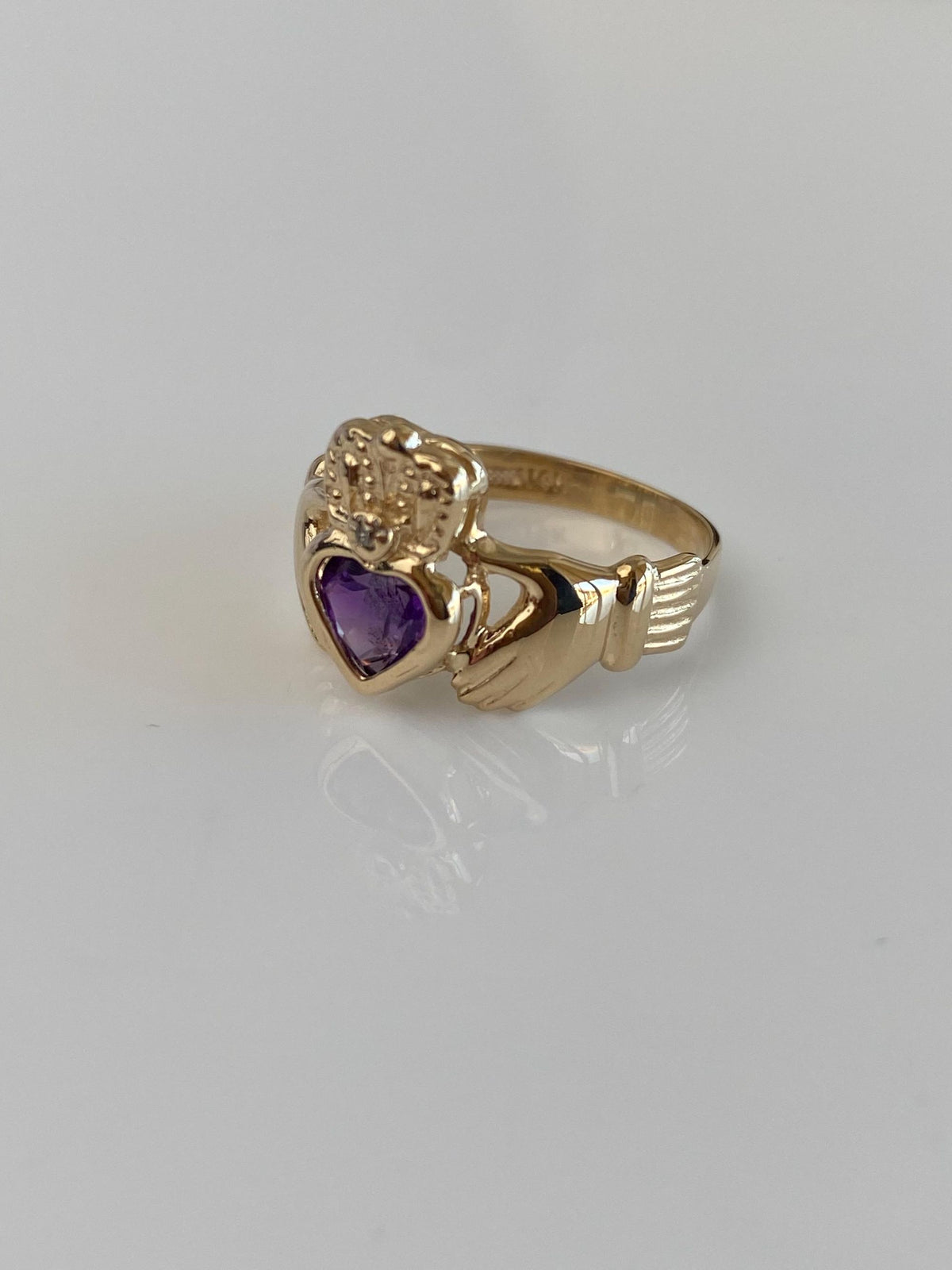 Vintage Solid 14k Yellow Gold Amethyst Heart Claddaugh Ring - Size 6.5