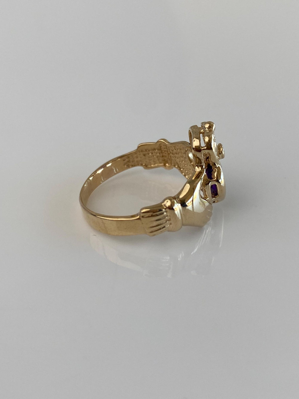 Vintage Solid 14k Yellow Gold Amethyst Heart Claddaugh Ring - Size 6.5