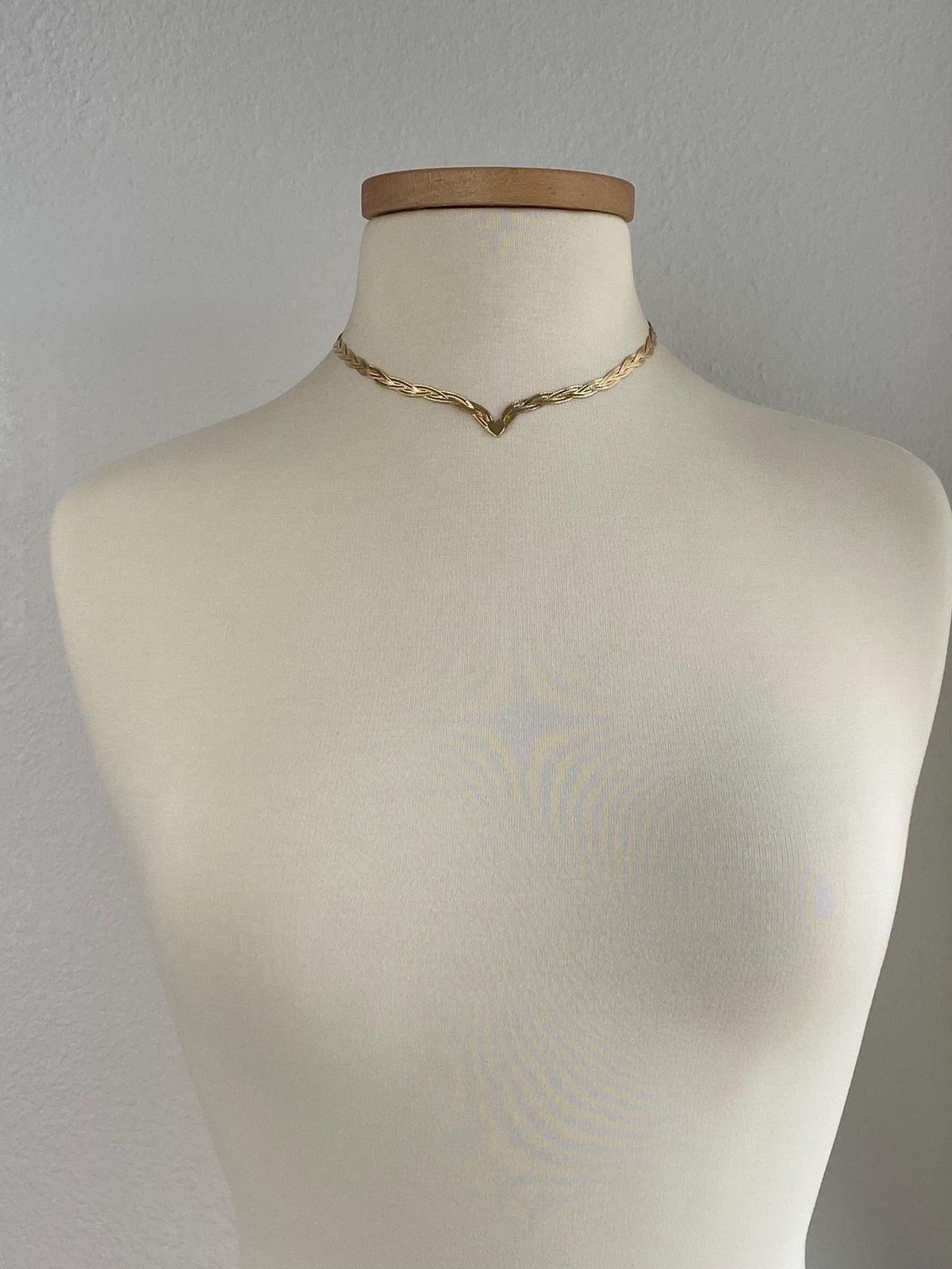 Vintage Solid 14k Yellow Gold Braided Flat Chain Heart Chevron Necklace - 16 inches