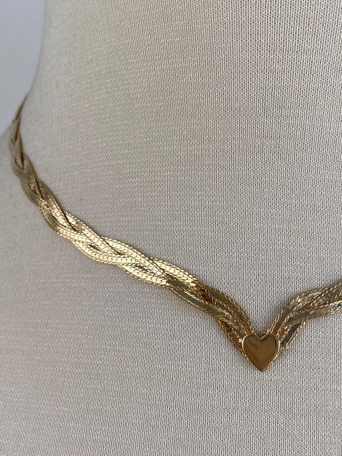 Vintage Solid 14k Yellow Gold Braided Flat Chain Heart Chevron Necklace - 16 inches