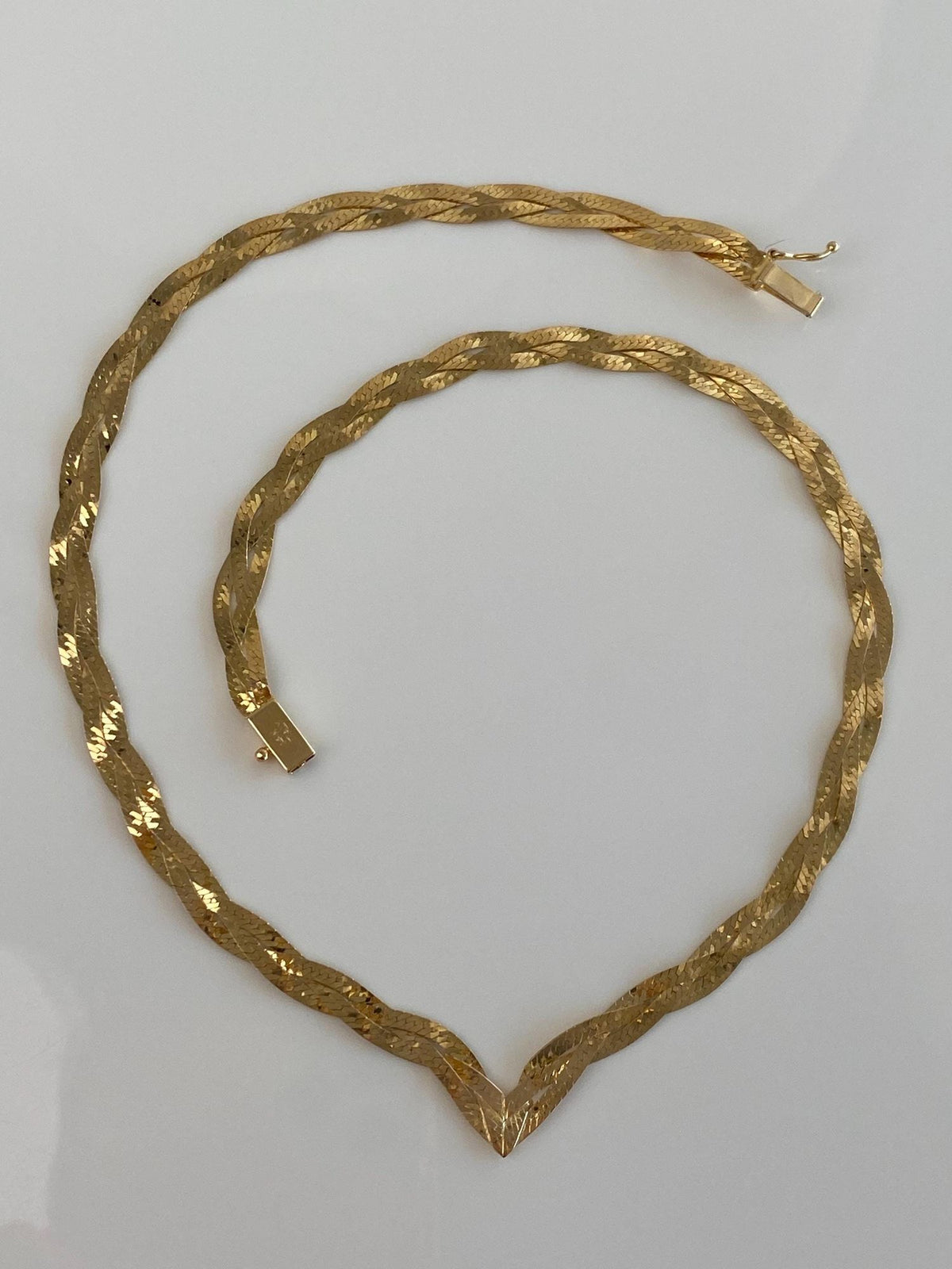 Vintage Solid 14k Yellow Gold Braided Flat Chain Heart Chevron Necklace - 16 inches