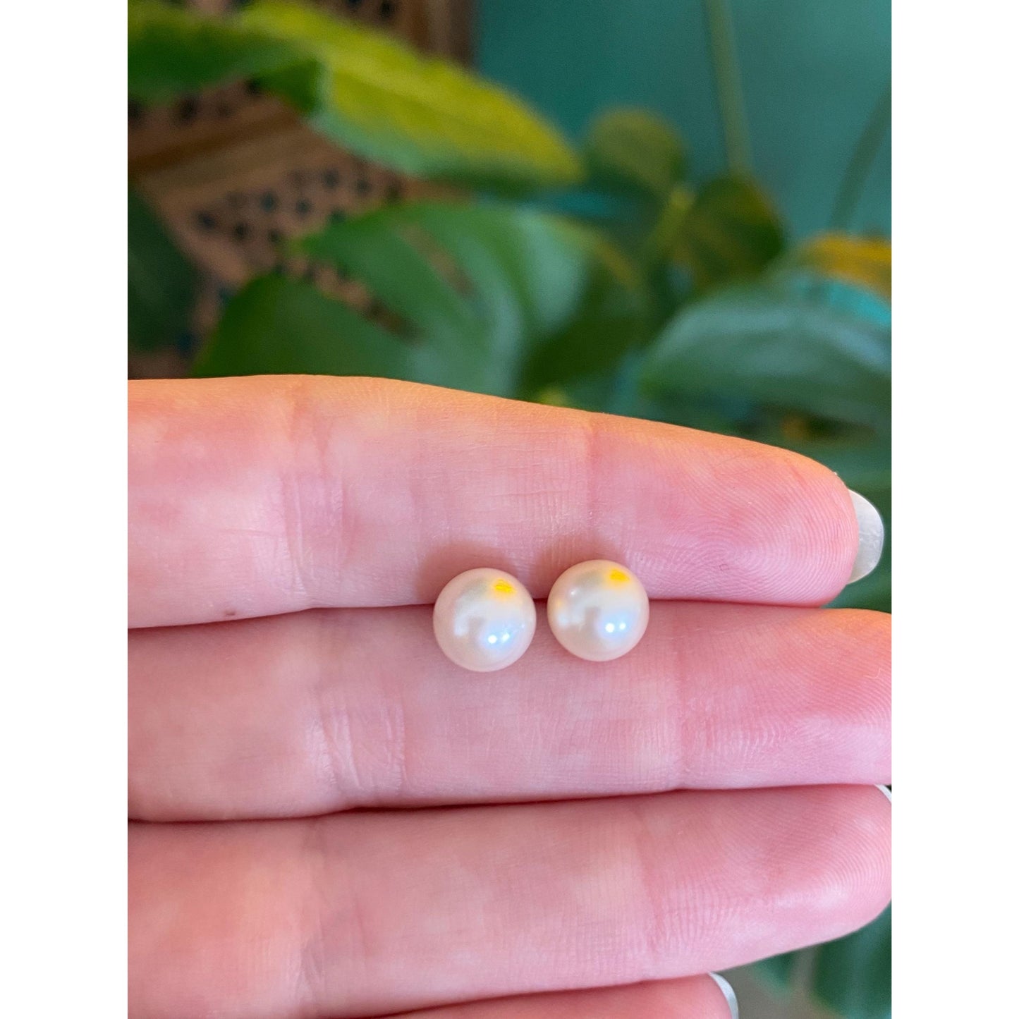 Vintage Solid 14k Yellow Gold Pearl Stud Earrings