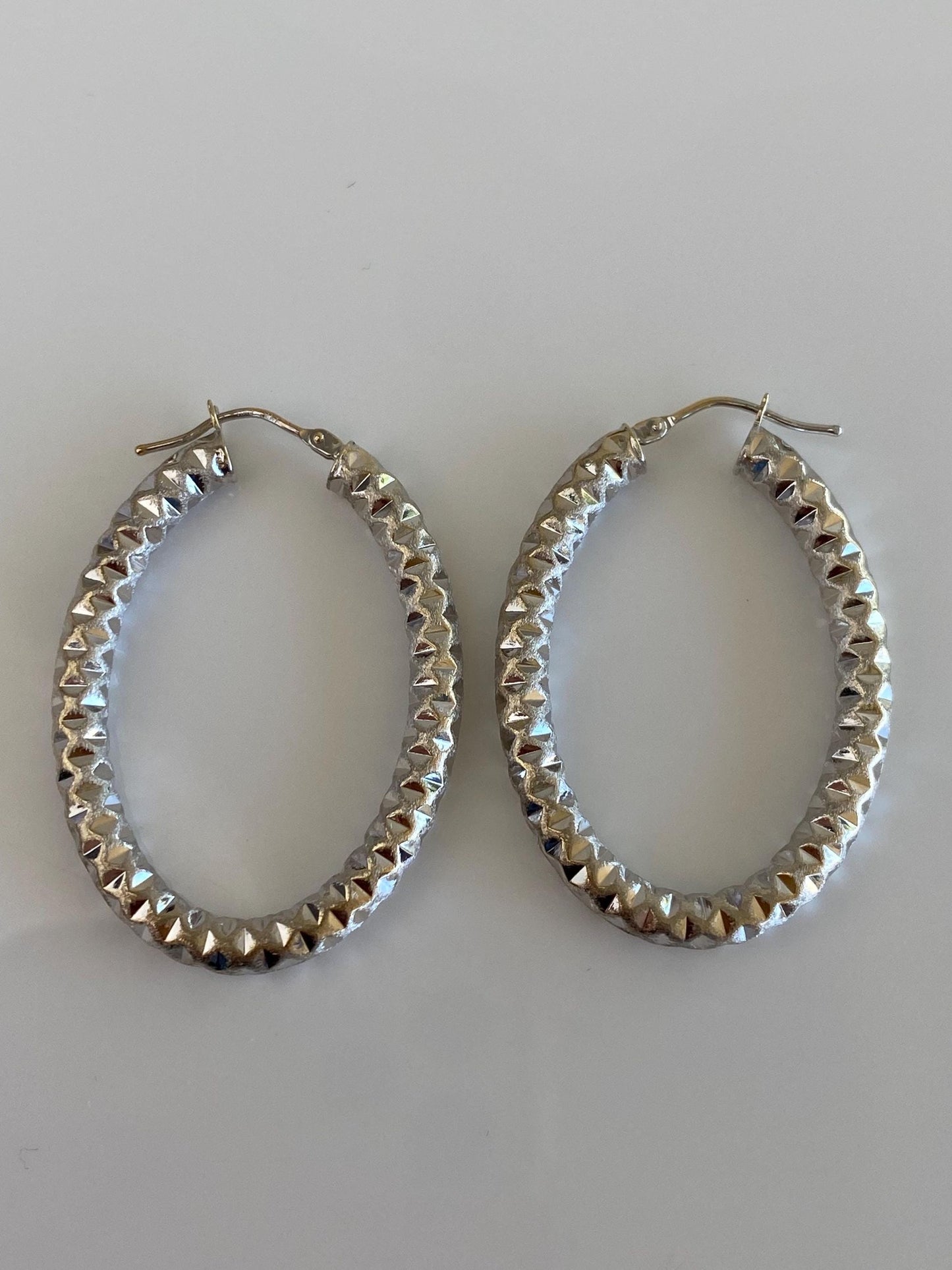 Vintage 14k White Gold Diamond Cut Oval Hoop Earrings