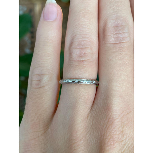 Vintage Solid 18k White Gold Pattern Ring Band - Size 5