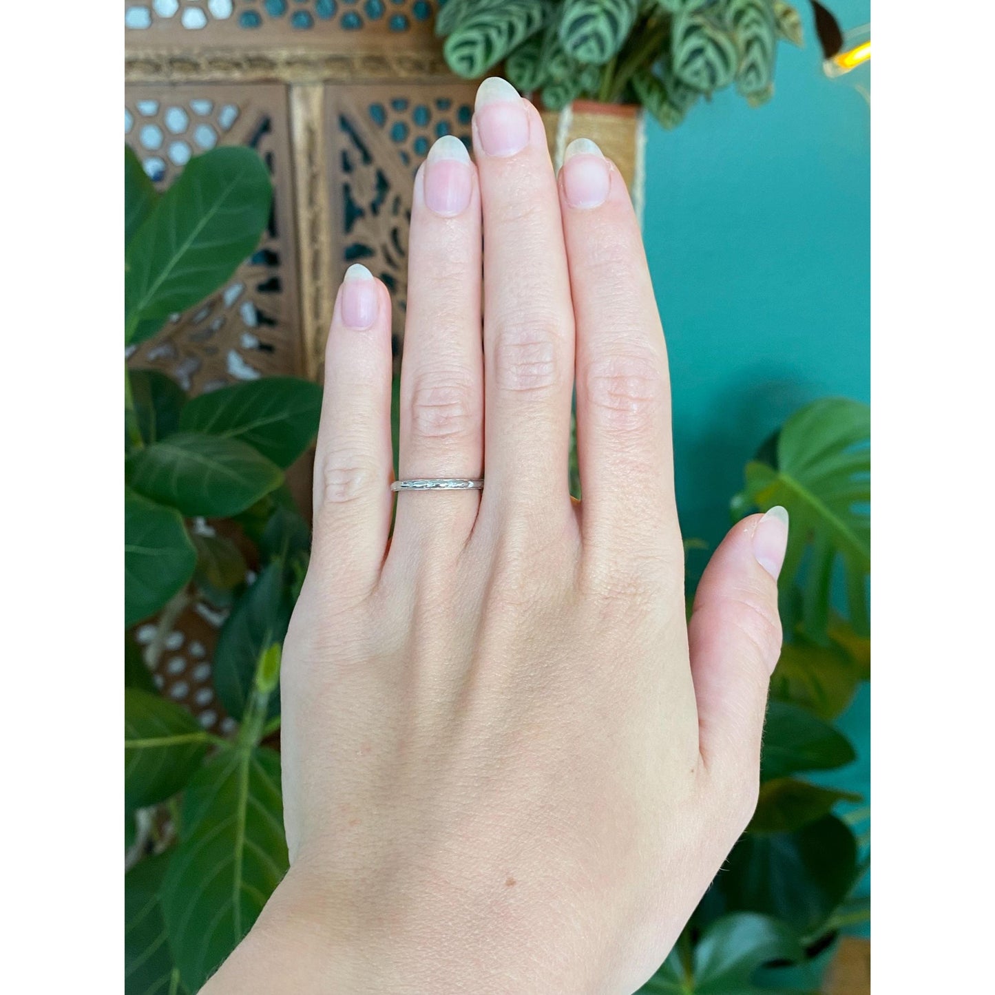 Vintage Solid 18k White Gold Pattern Ring Band - Size 5