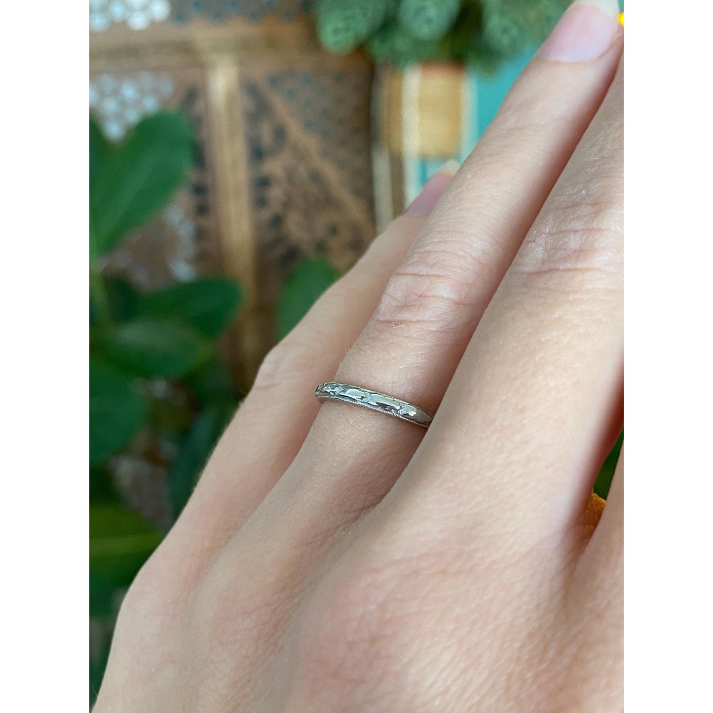 Vintage Solid 18k White Gold Pattern Ring Band - Size 5