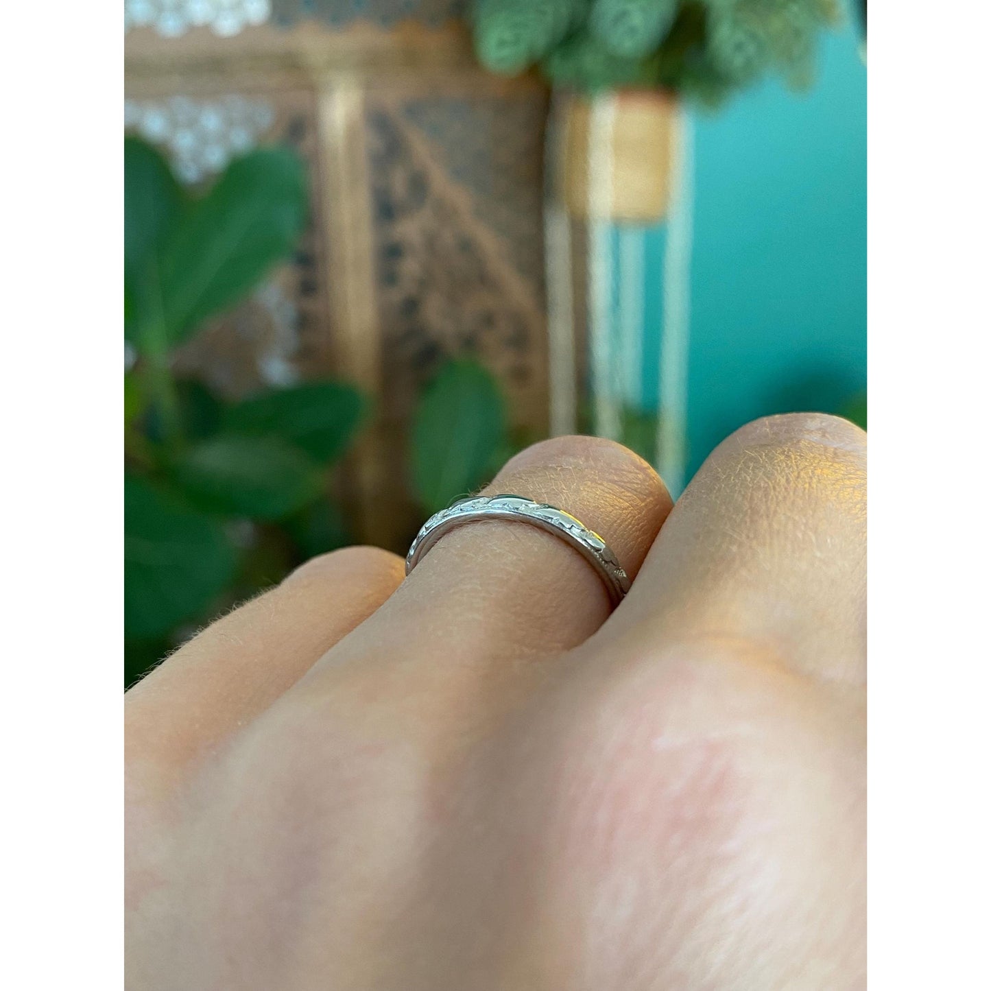 Vintage Solid 18k White Gold Pattern Ring Band - Size 5