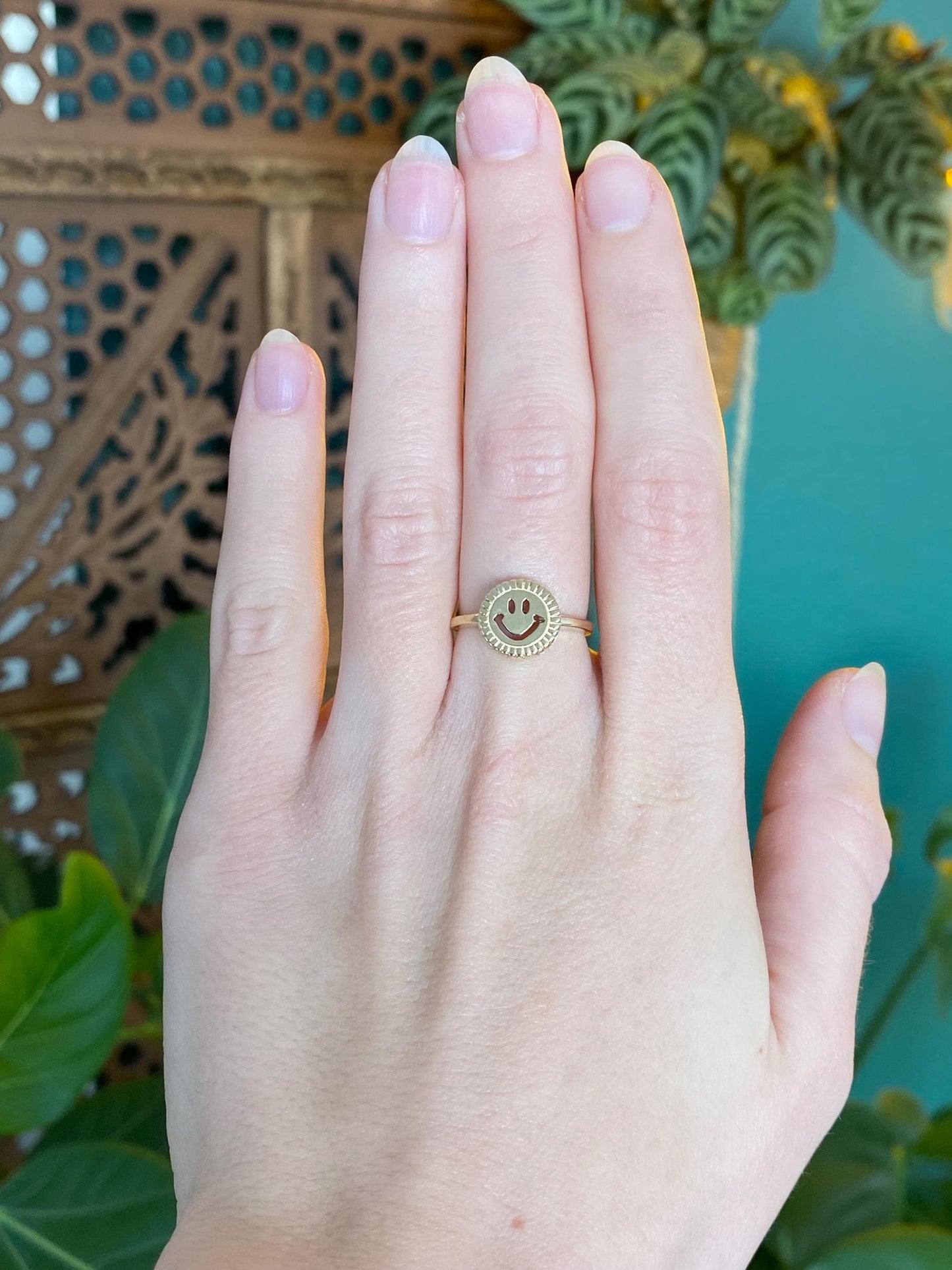 Vintage Solid 10k Yellow Gold Smiley Face Ring - Size 6.25