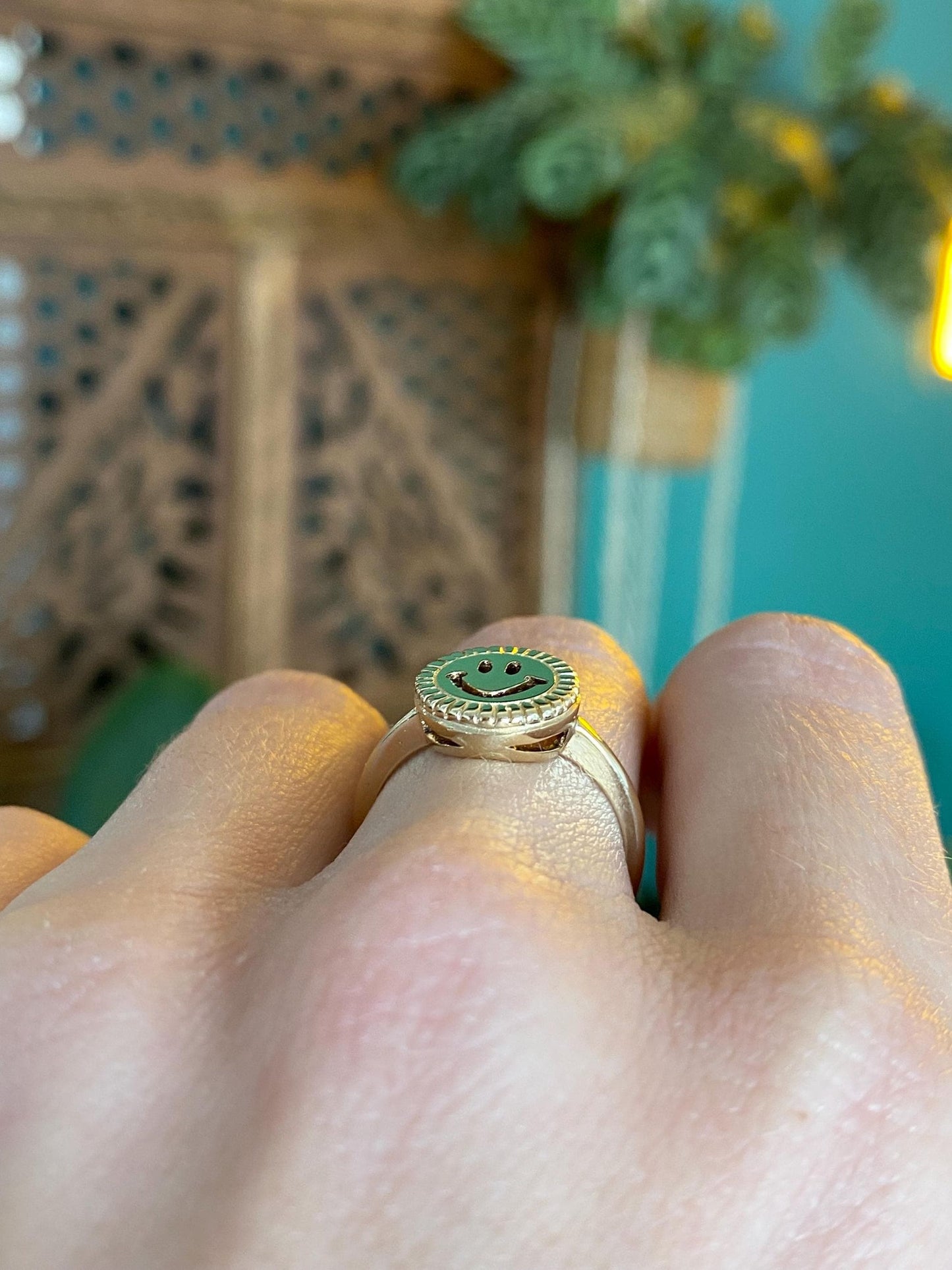 Vintage Solid 10k Yellow Gold Smiley Face Ring - Size 6.25