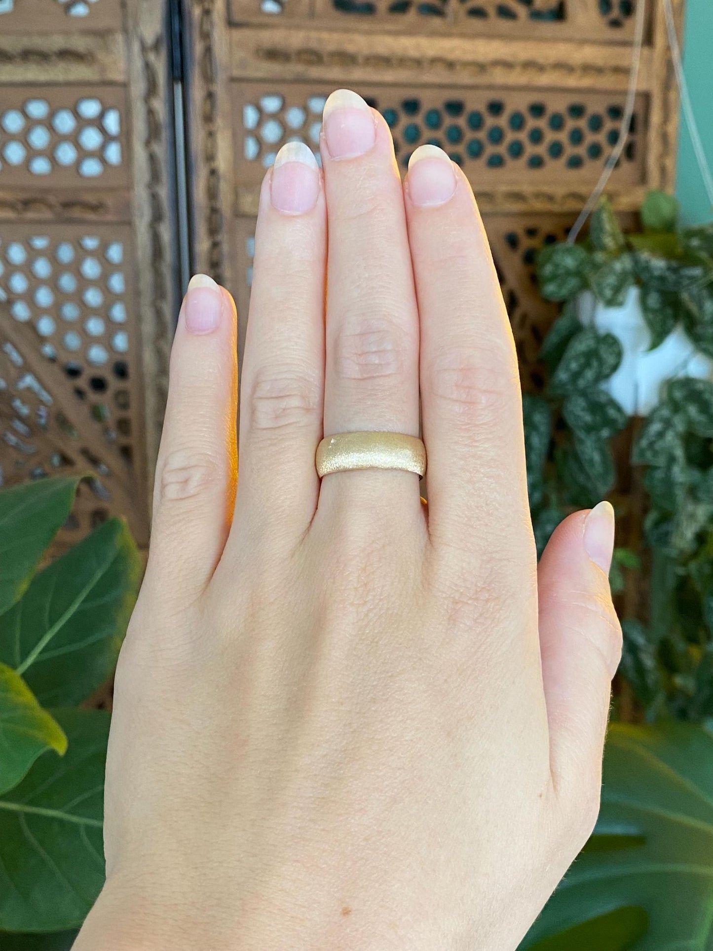 Vintage Solid 14k Yellow Gold Sparkly Satin Ring Band - Size 7