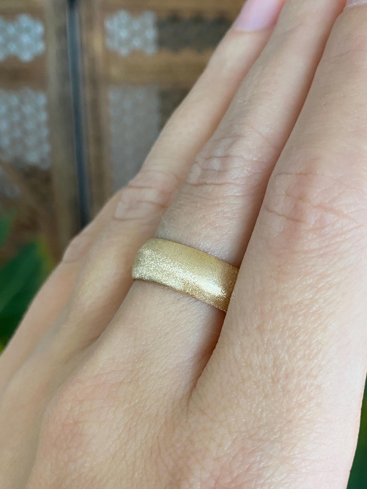 Vintage Solid 14k Yellow Gold Sparkly Satin Ring Band - Size 7
