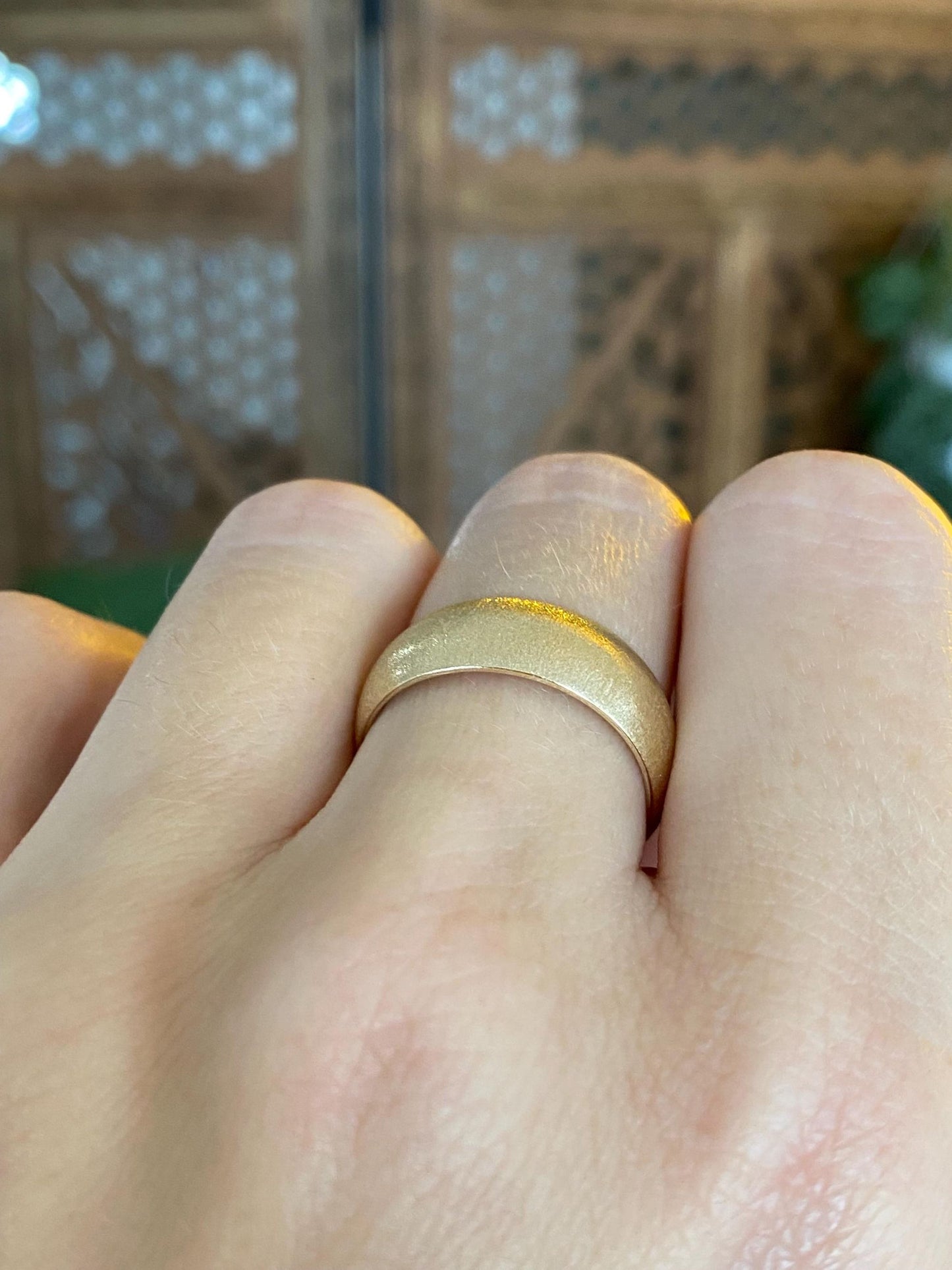 Vintage Solid 14k Yellow Gold Sparkly Satin Ring Band - Size 7