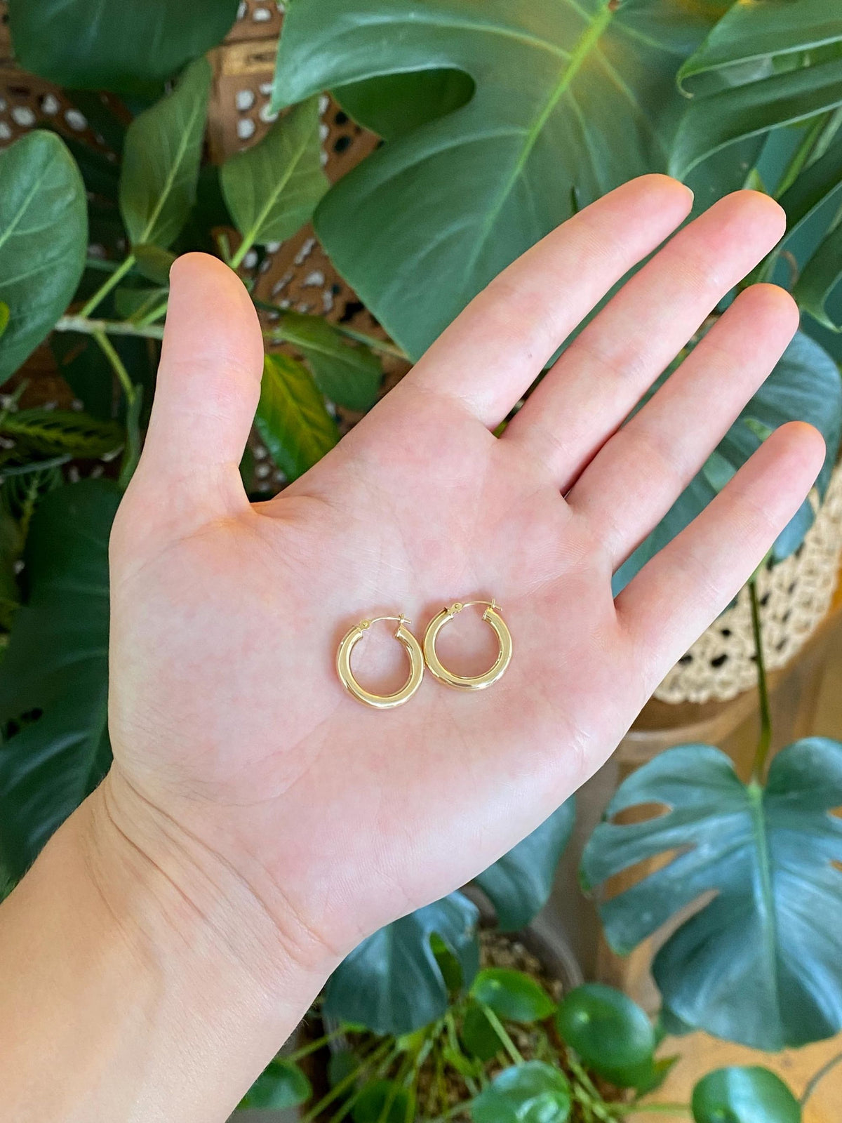 Vintage 14k Yellow Gold Hoop Earrings