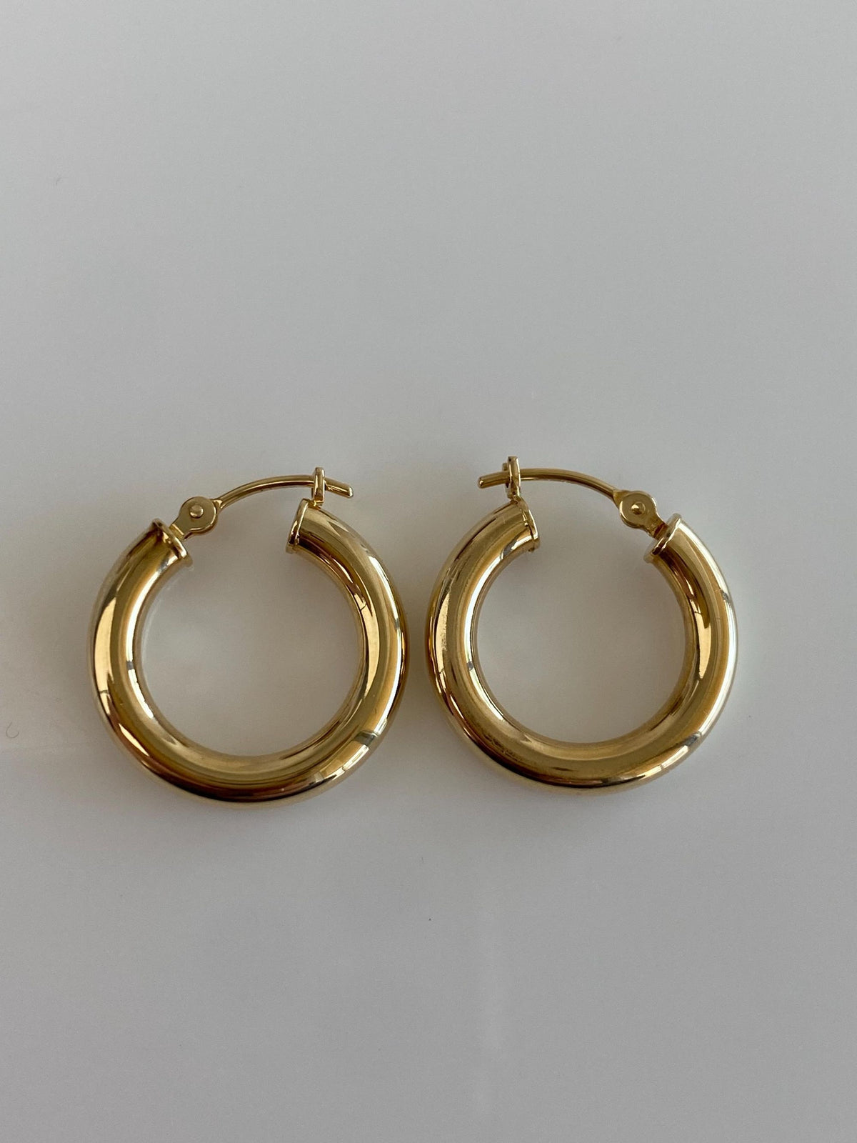 Vintage 14k Yellow Gold Hoop Earrings