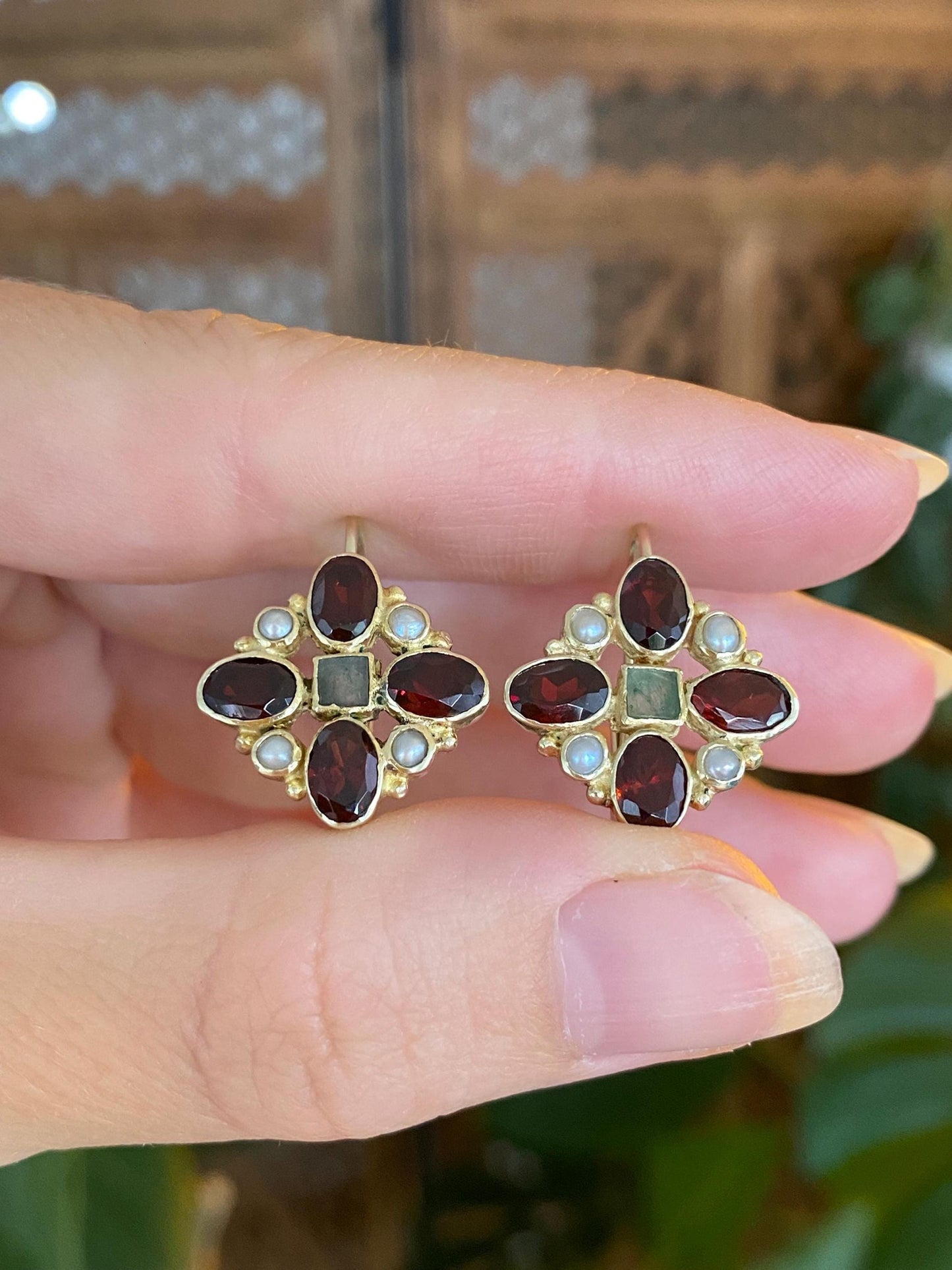 Vintage Solid 14k Yellow Gold Garnet Pearls Moss Agate Drop Earrings