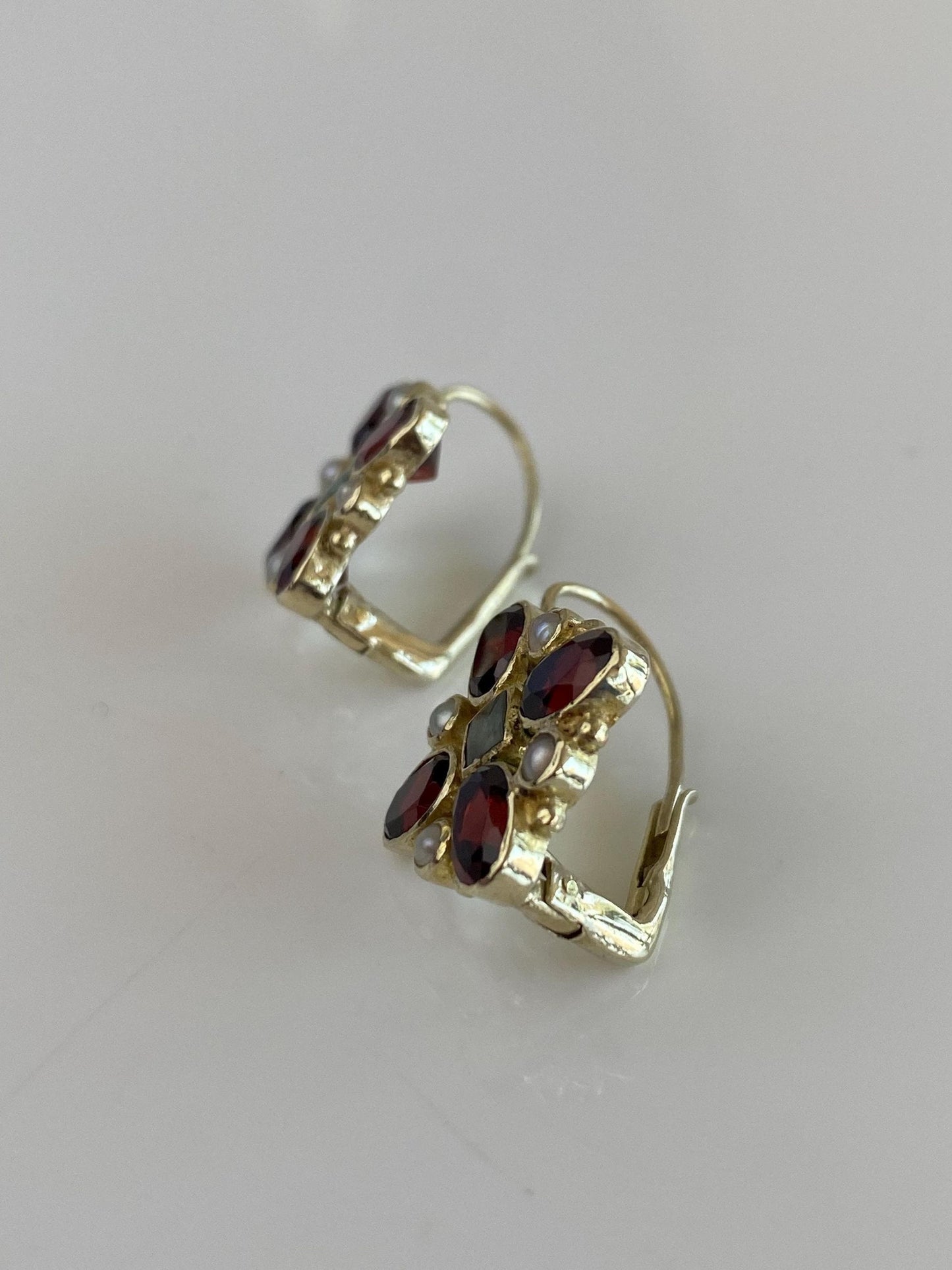 Vintage Solid 14k Yellow Gold Garnet Pearls Moss Agate Drop Earrings