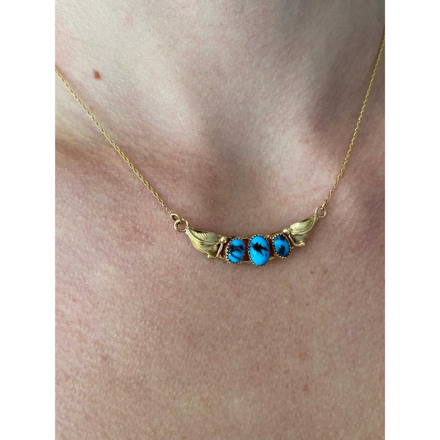 Vintage Solid 14k Yellow Gold Turquoise Leaves Dainty Chain Necklace - 15.75 inches