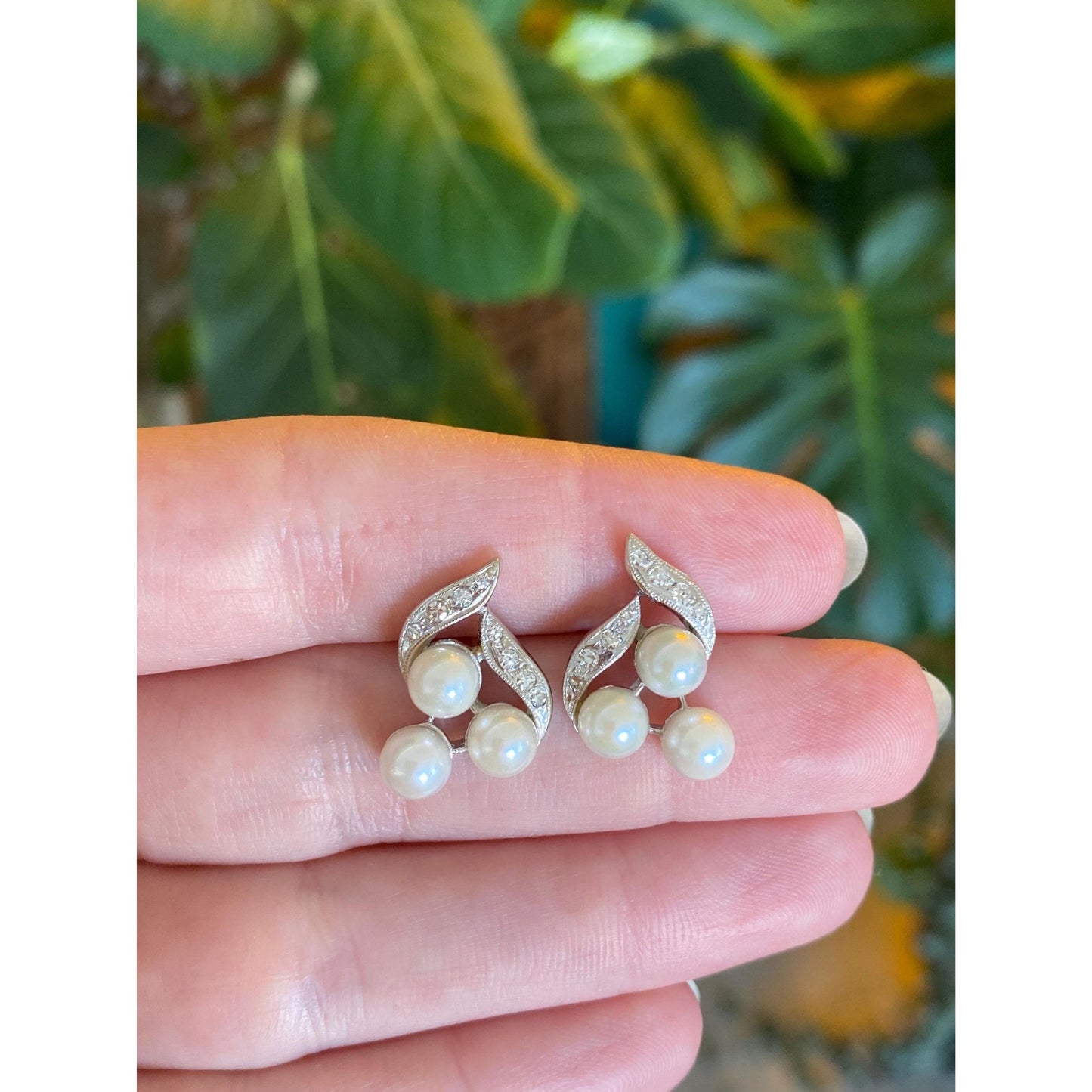 Vintage Solid 14k White Gold Diamond Pearl Stud Earrings