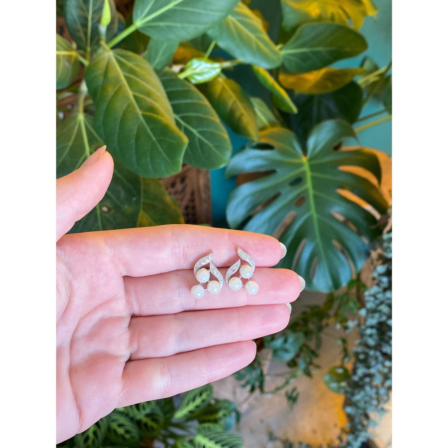 Vintage Solid 14k White Gold Diamond Pearl Stud Earrings