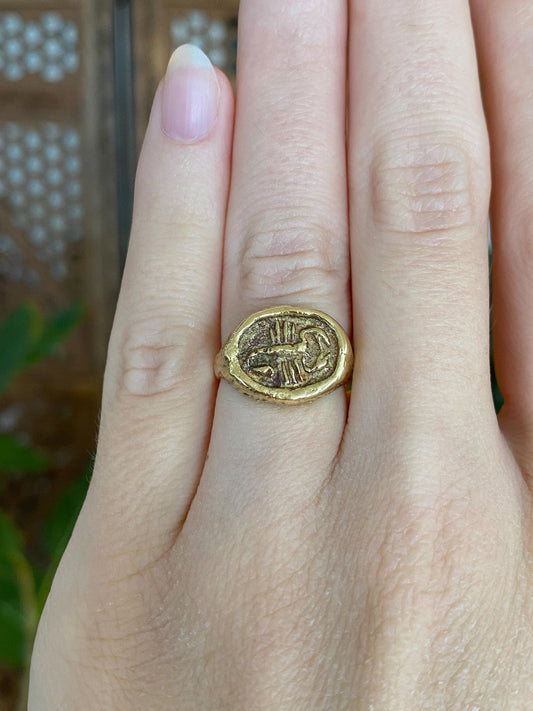 Vintage Solid 18k Yellow Gold Scorpion Signet Ring - Size 4.75