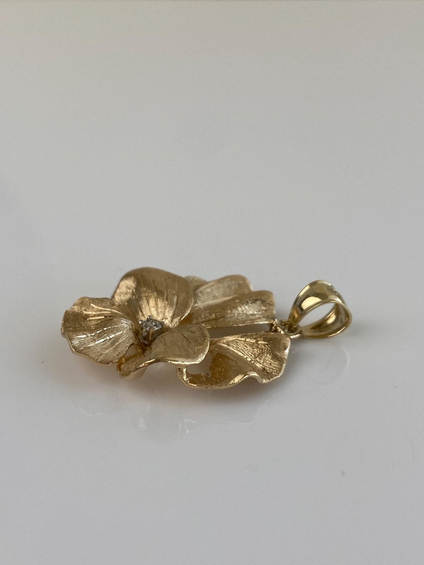 Vintage Solid 14k Yellow Gold Diamond Flower Charm