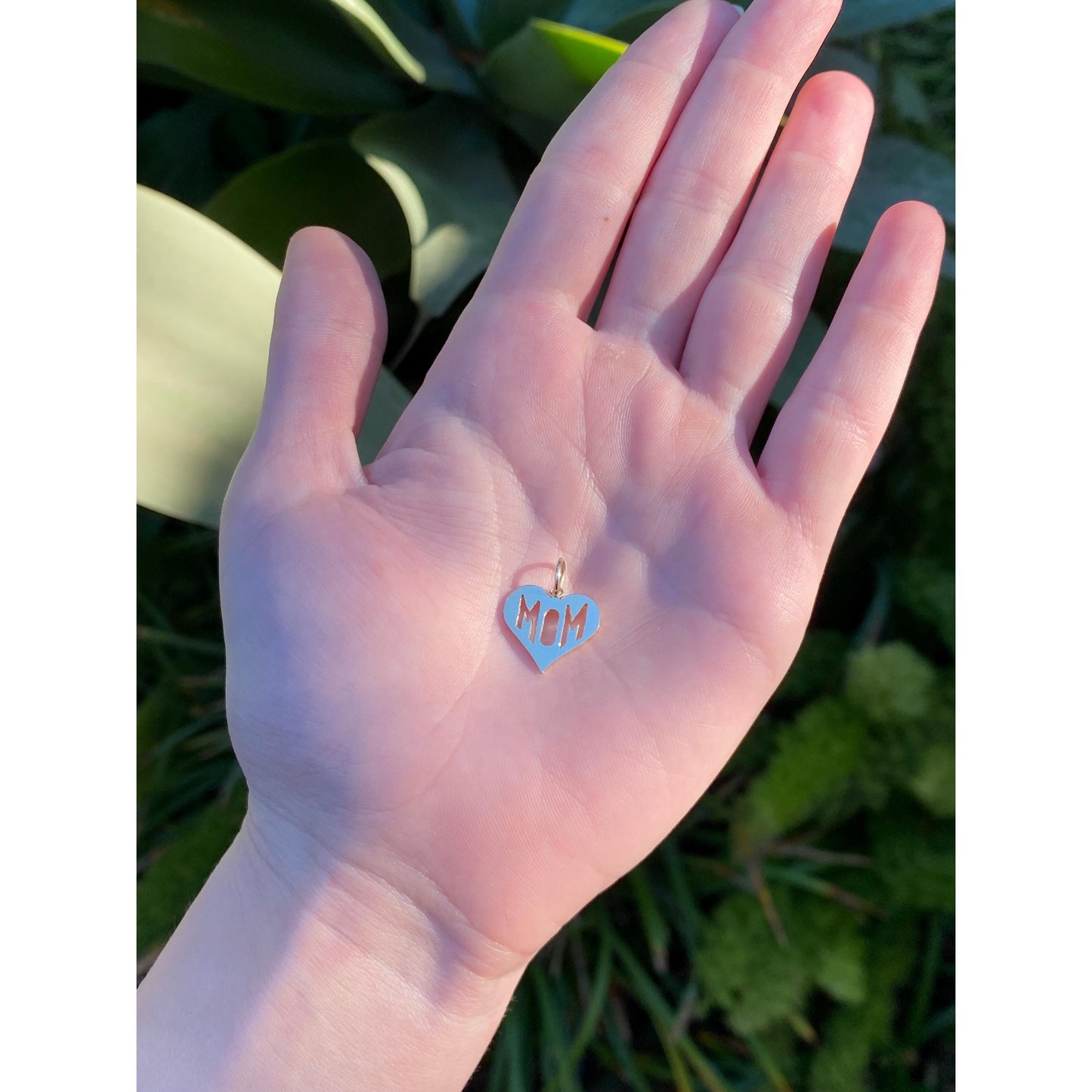 Solid 14k Yellow Gold Cut Out 'Mom' Heart Charm