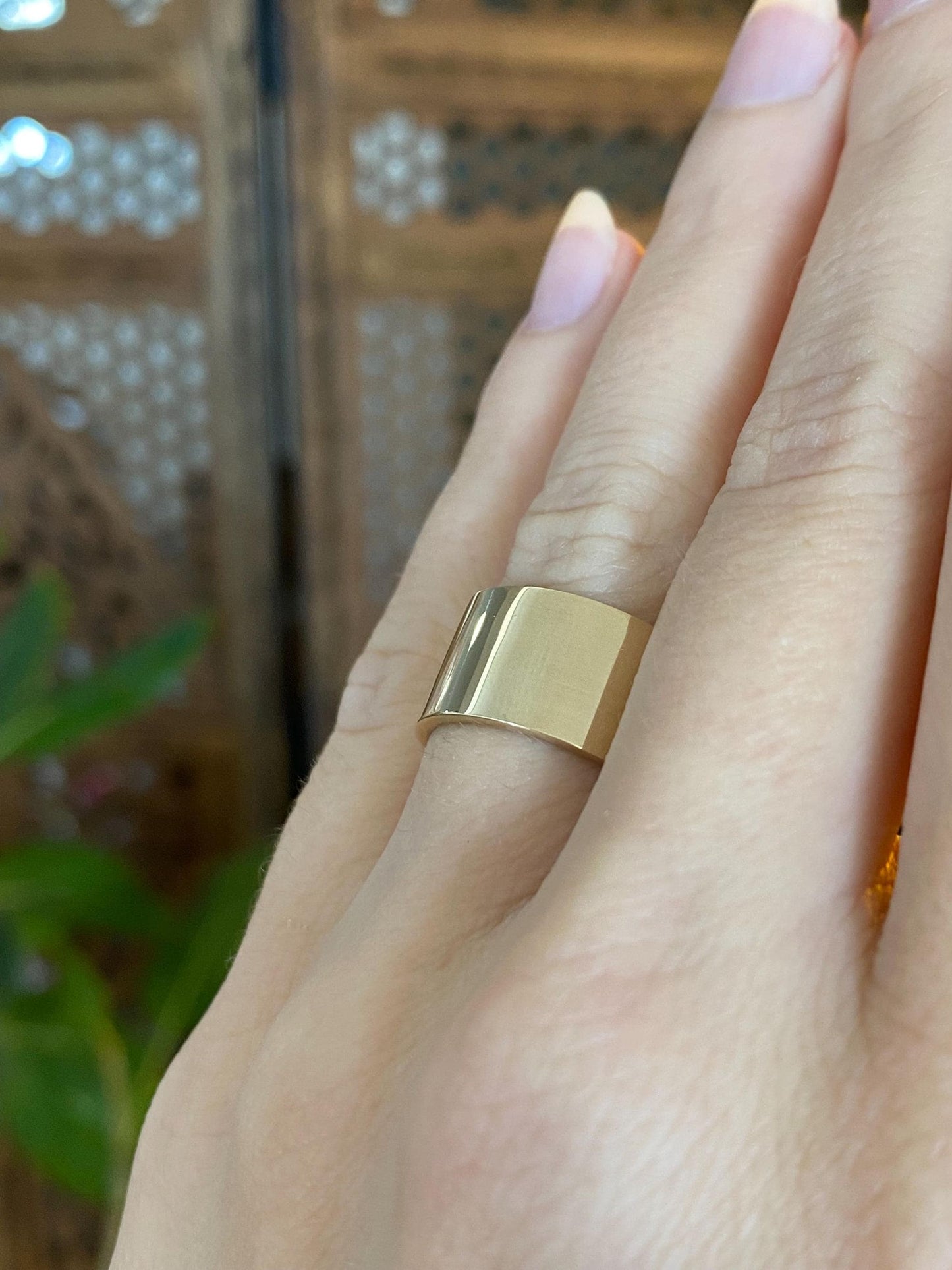 Vintage Solid 14k Yellow Gold Wide Straight Edge Ring Band - Size 6.25