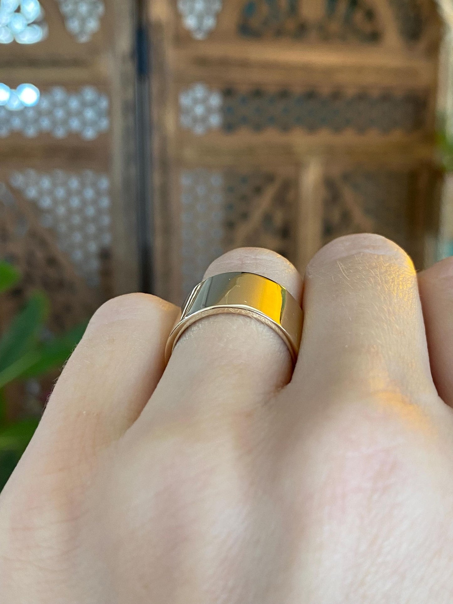 Vintage Solid 14k Yellow Gold Wide Straight Edge Ring Band - Size 6.25
