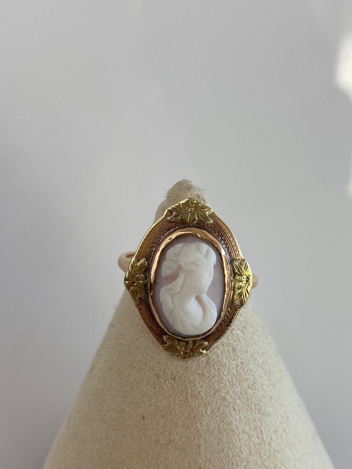 Vintage Solid 10k Rose & Yellow Gold Cameo Ring - Size 7.75