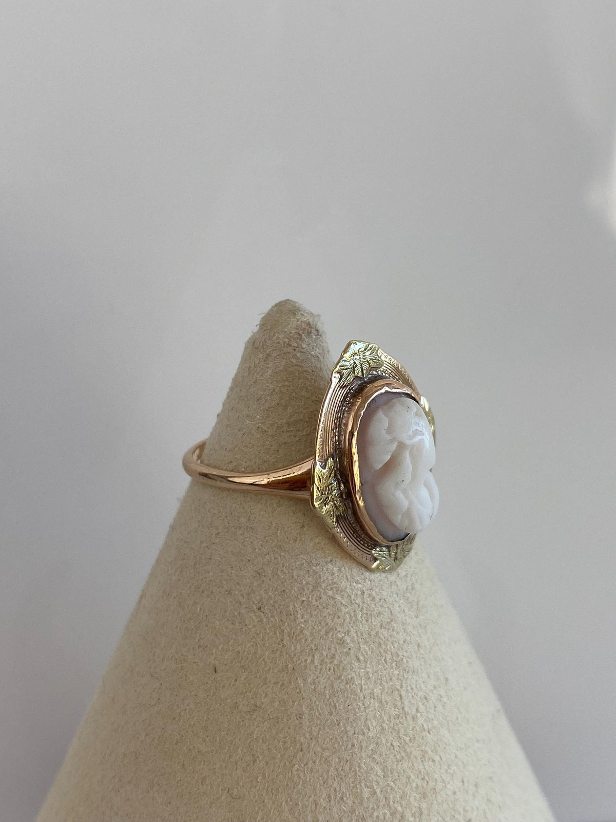 Vintage Solid 10k Rose & Yellow Gold Cameo Ring - Size 7.75
