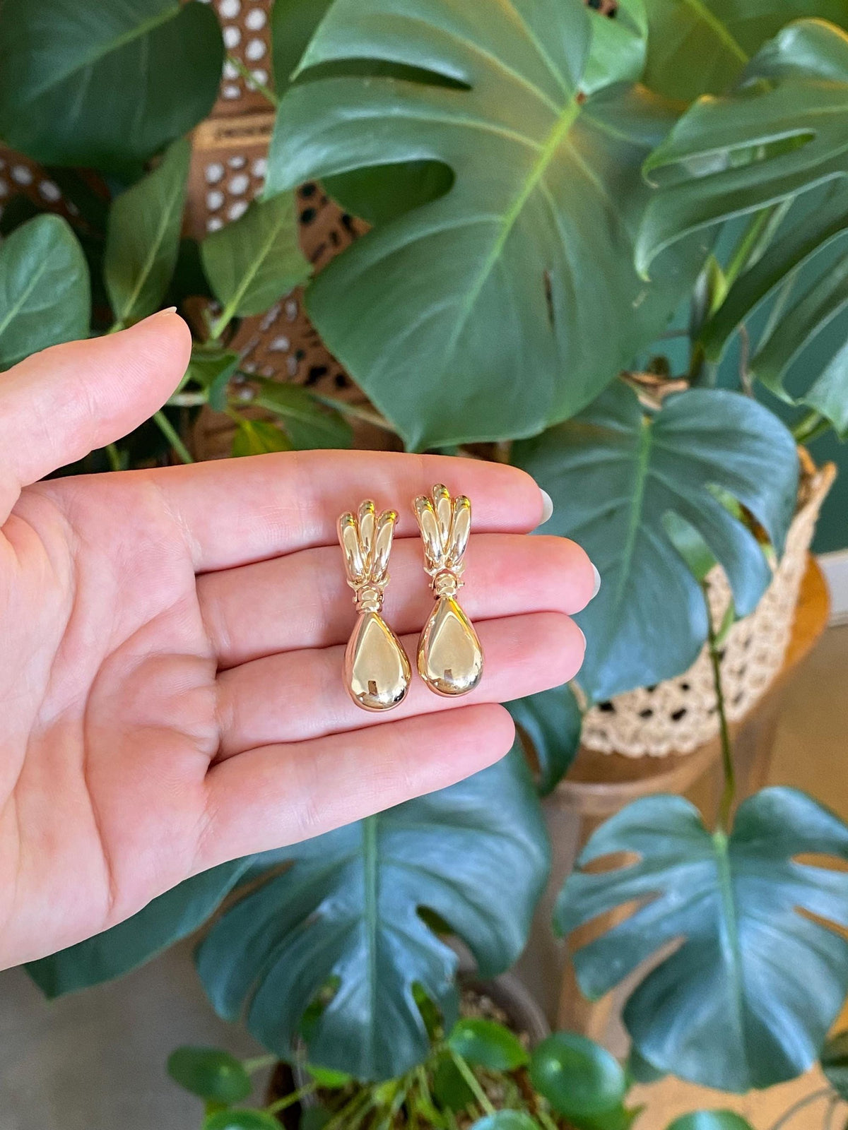 Vintage 14k Yellow Gold Layered Teardrop Dangle Stud Earrings