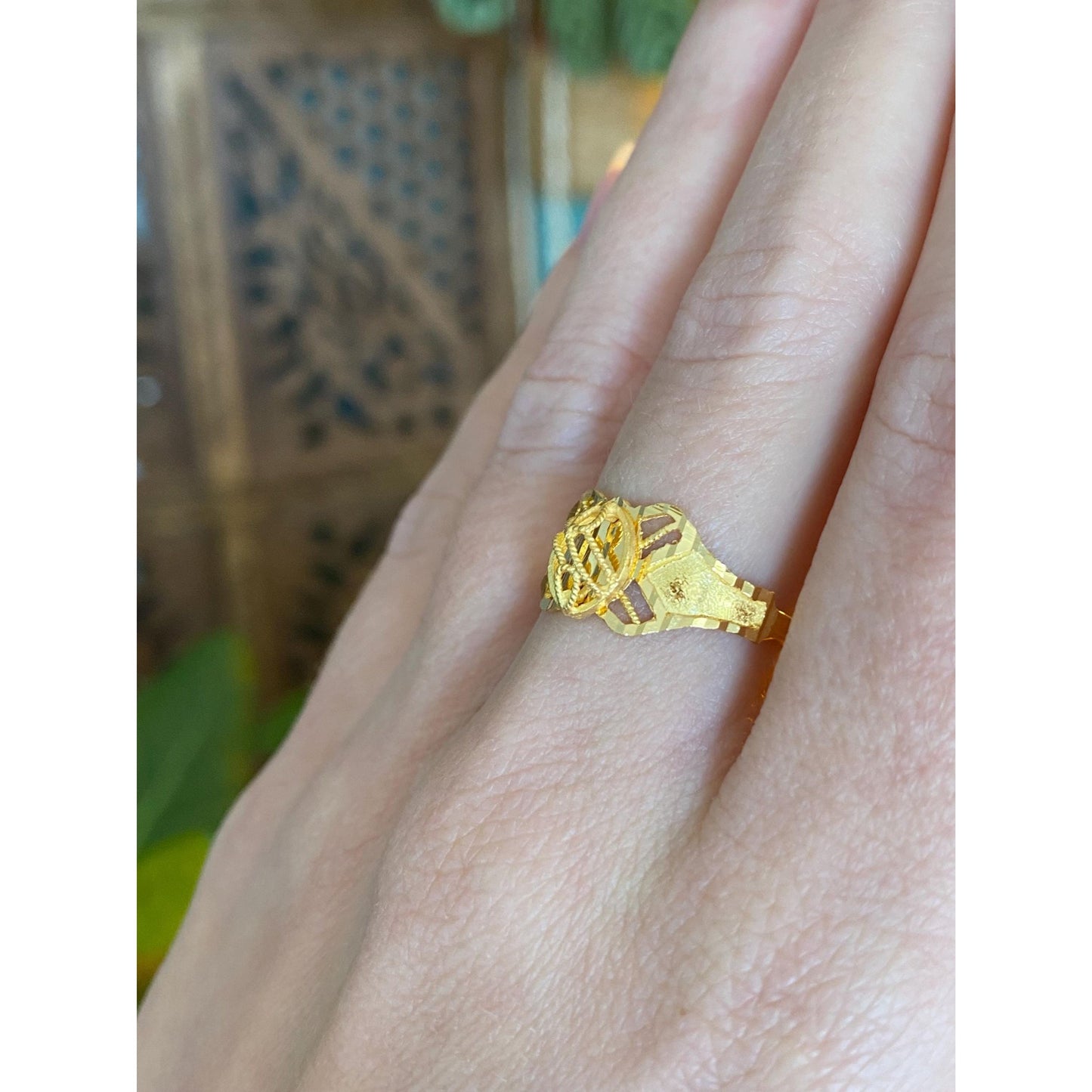 Solid 21k Yellow Gold Slim Diamond Cut Ring - Size 6.75