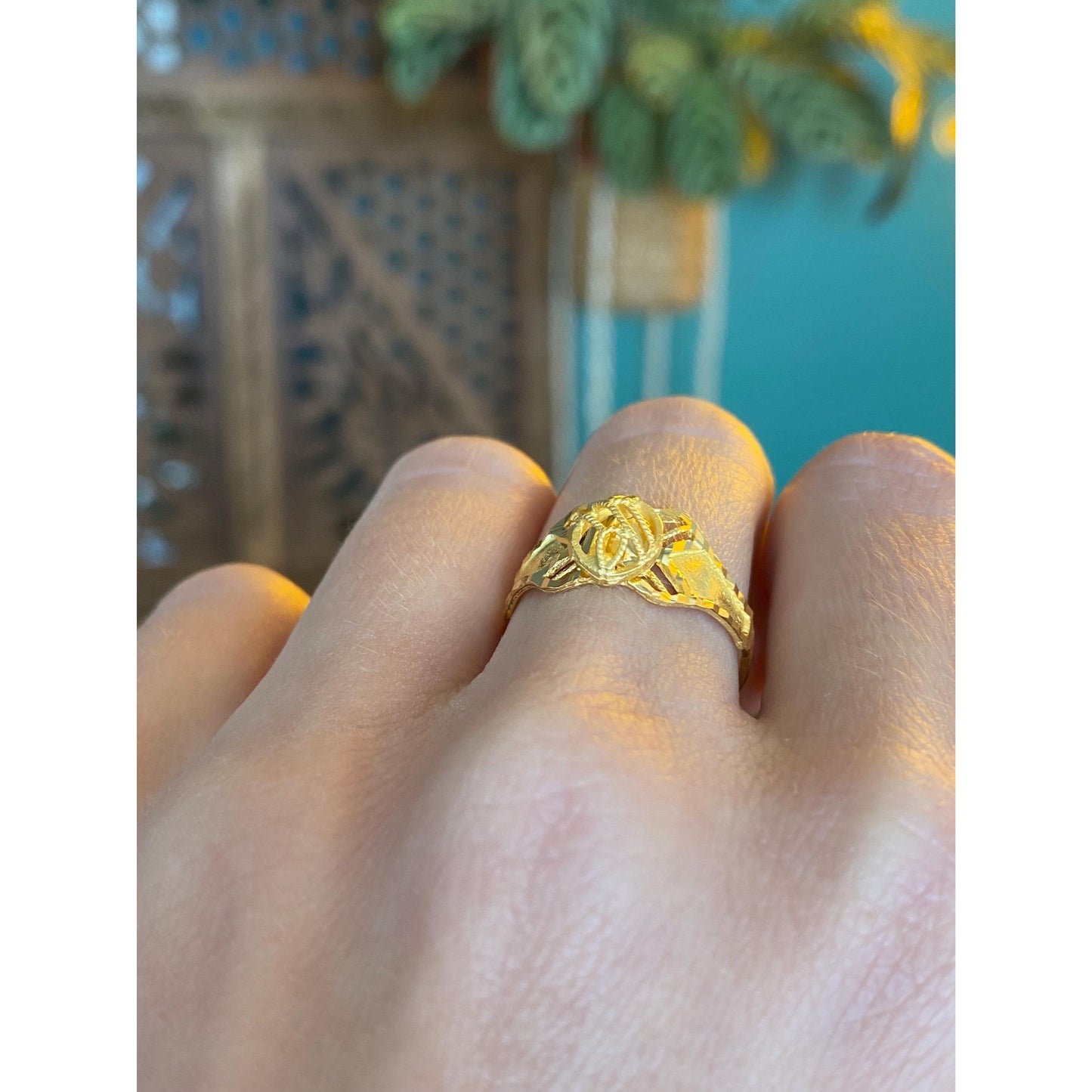 Solid 21k Yellow Gold Slim Diamond Cut Ring - Size 6.75