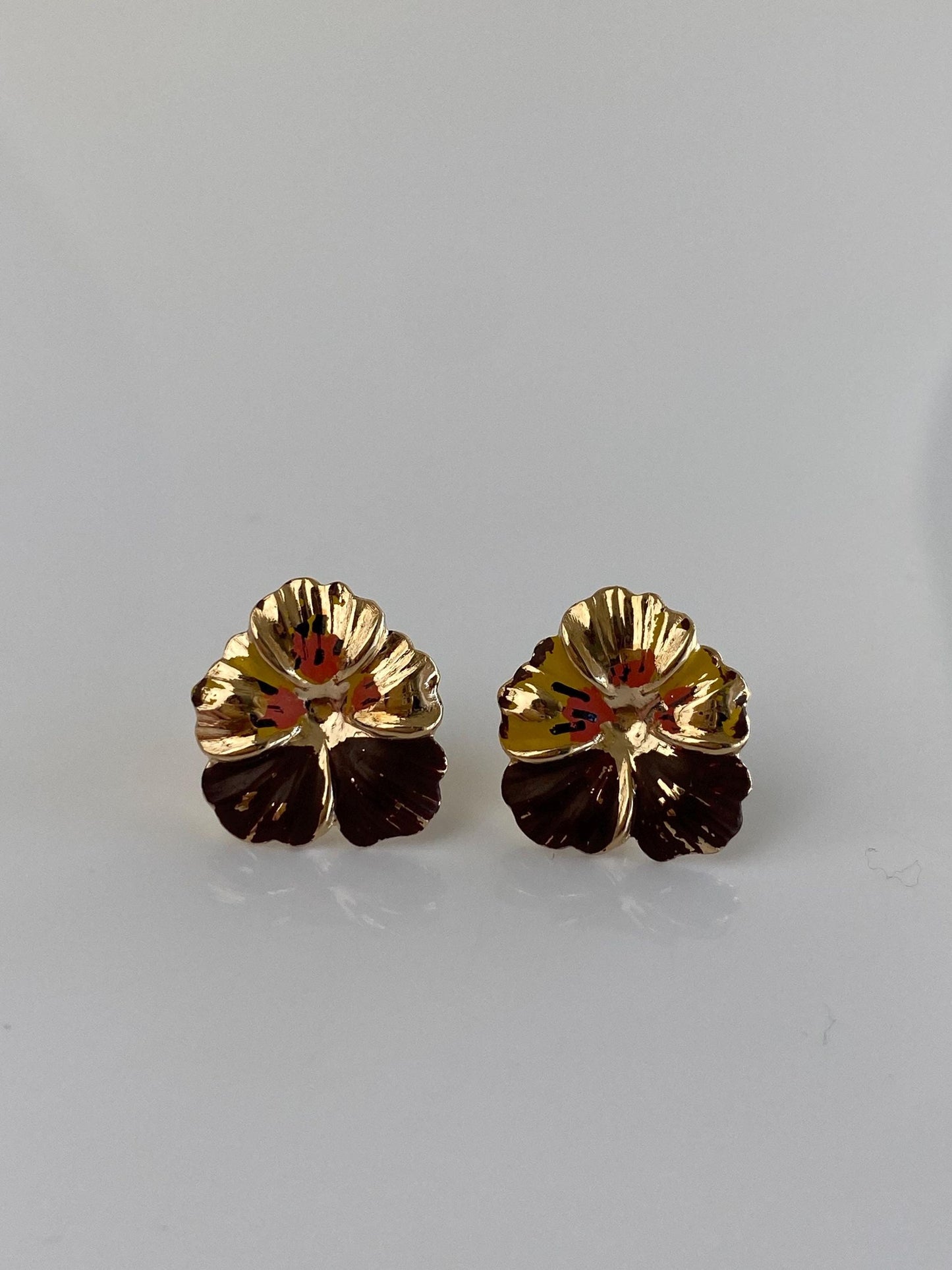 Vintage Solid 10k Yellow Gold Enamel Flower Stud Earrings