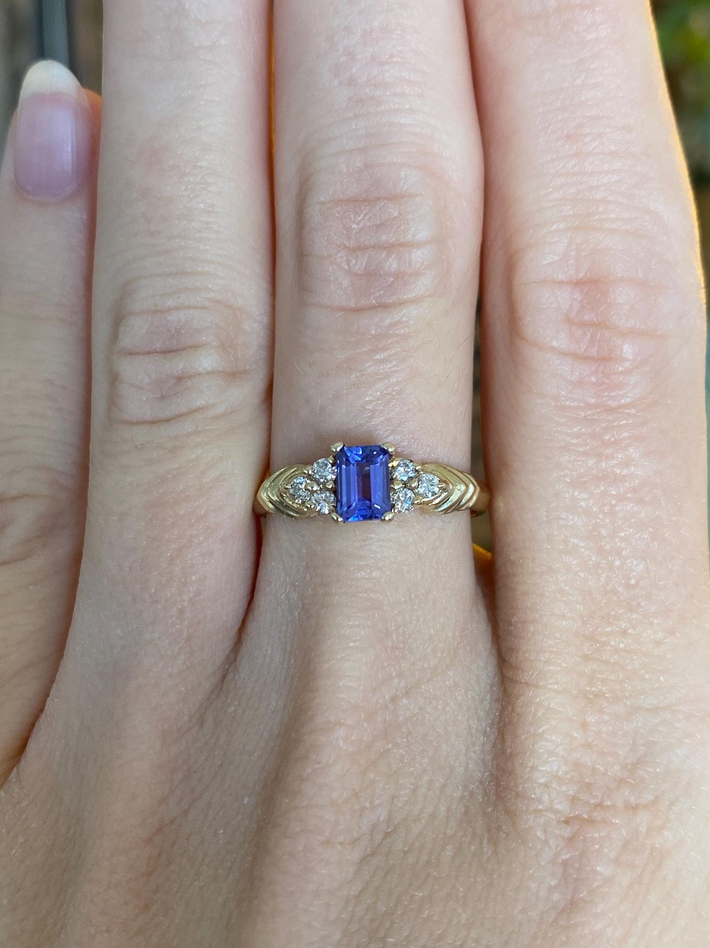 Vintage Solid 14k Yellow Gold Diamond Tanzanite Designed Ring - Size 7.5