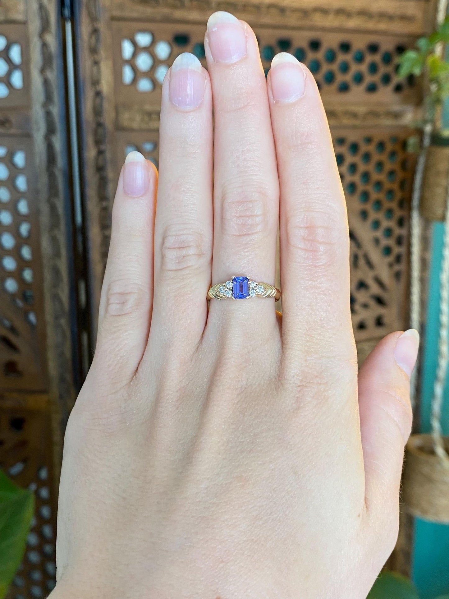 Vintage Solid 14k Yellow Gold Diamond Tanzanite Designed Ring - Size 7.5