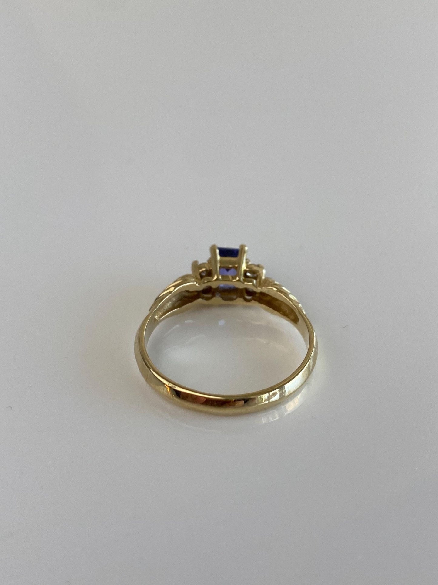 Vintage Solid 14k Yellow Gold Diamond Tanzanite Designed Ring - Size 7.5