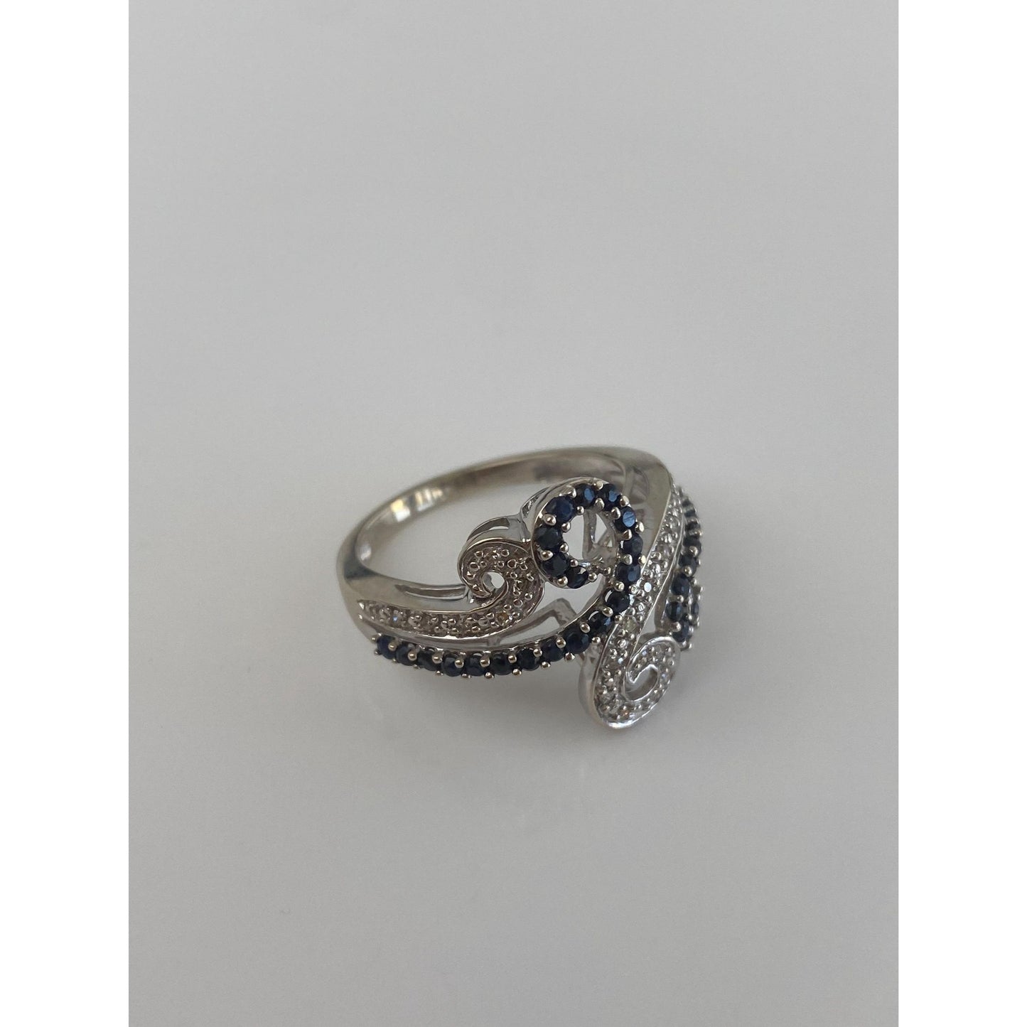 Vintage Solid 10k White Gold Diamond Blue Sapphire Ring Band - Size 8.75