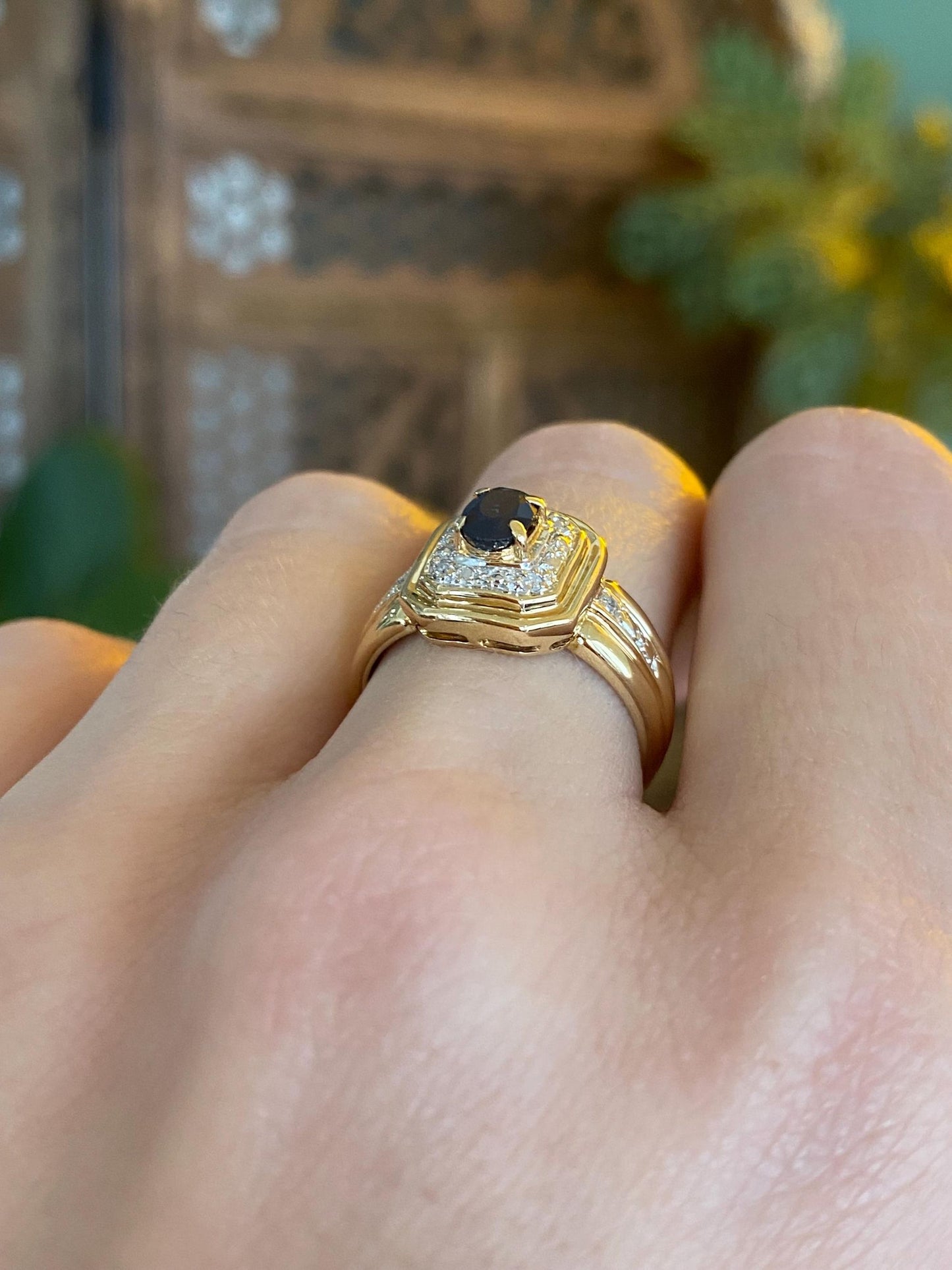 Vintage Solid 18k Yellow Gold Diamond Halo Blue Sapphire Ring - Size 6.5