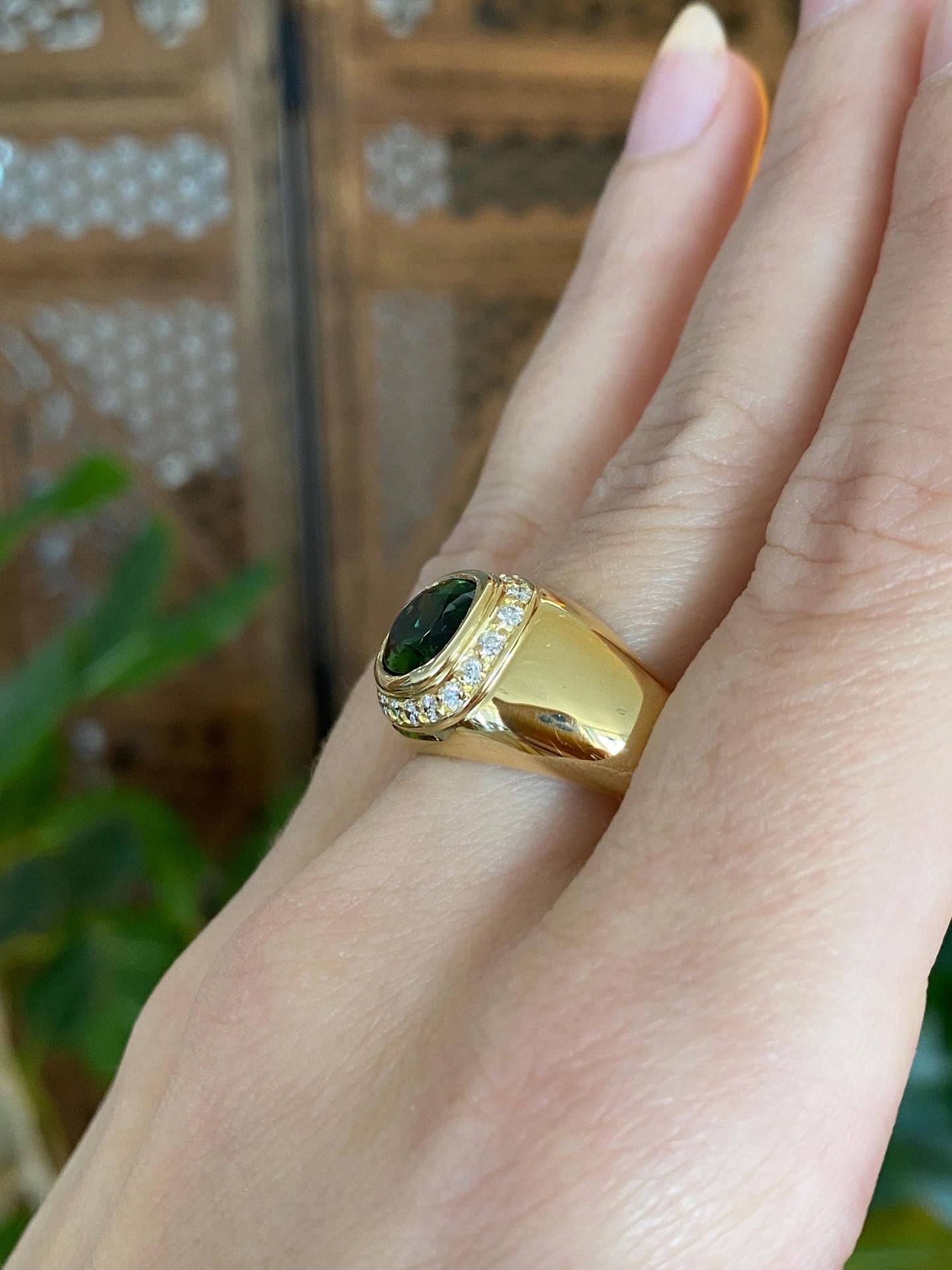 Vintage Solid 14k Yellow Gold Diamond Halo Green Tourmaline Signet Ring - Size 12