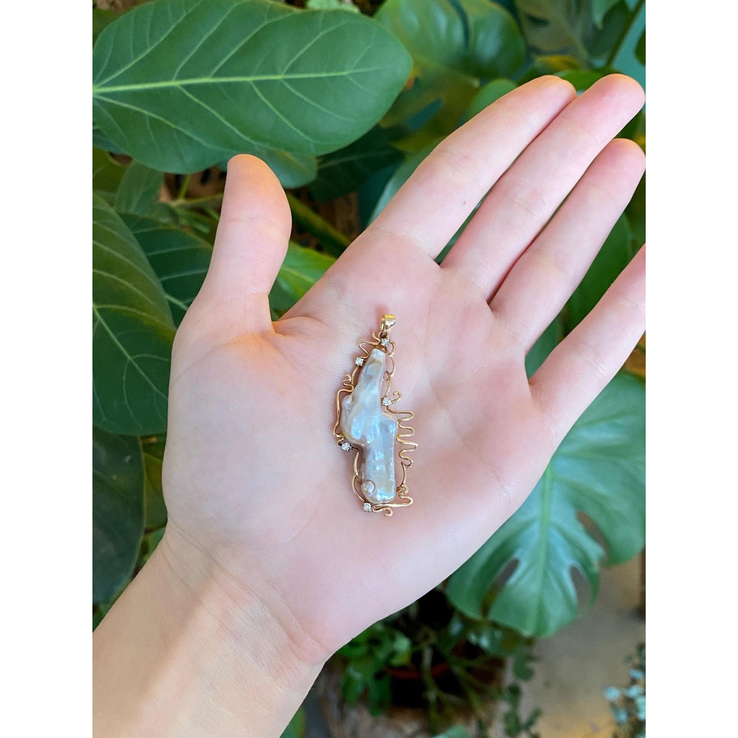 Vintage Solid 14k Yellow Gold Diamond Freeform Pearl Wire Work Charm