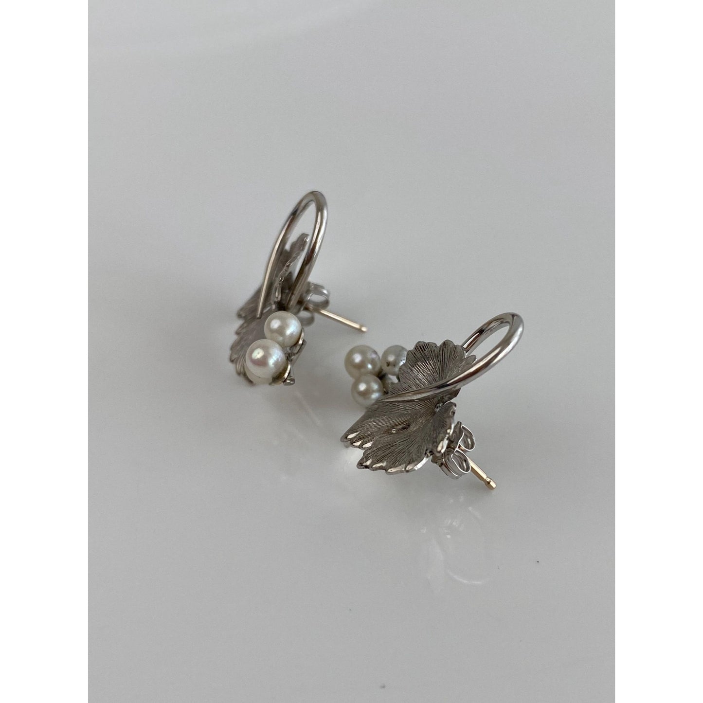 Vintage Solid 14k White Gold Pearl Grape Leaves Stud Earrings