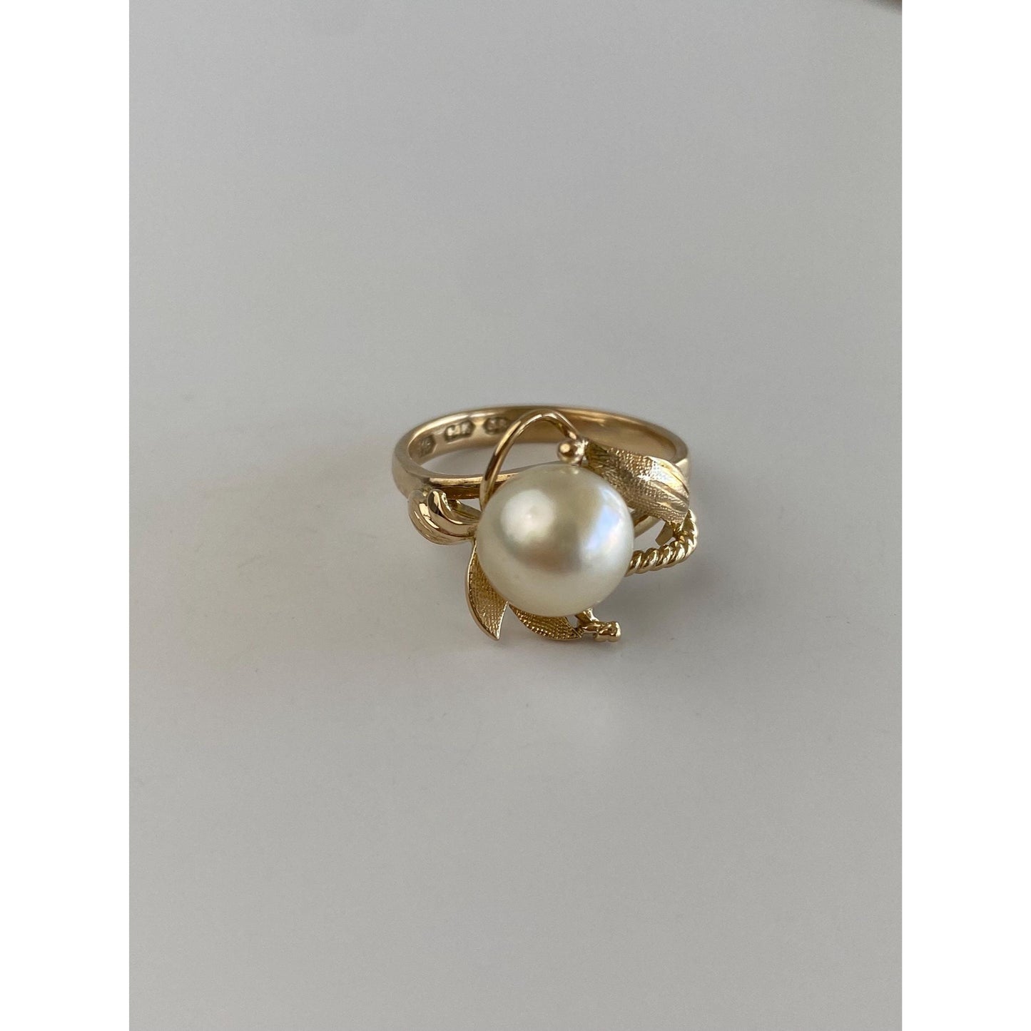 Vintage Solid 14k Yellow Gold Pearl Ring - Size 7.25
