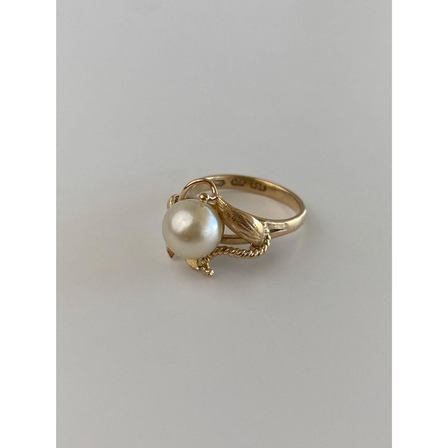 Vintage Solid 14k Yellow Gold Pearl Ring - Size 7.25
