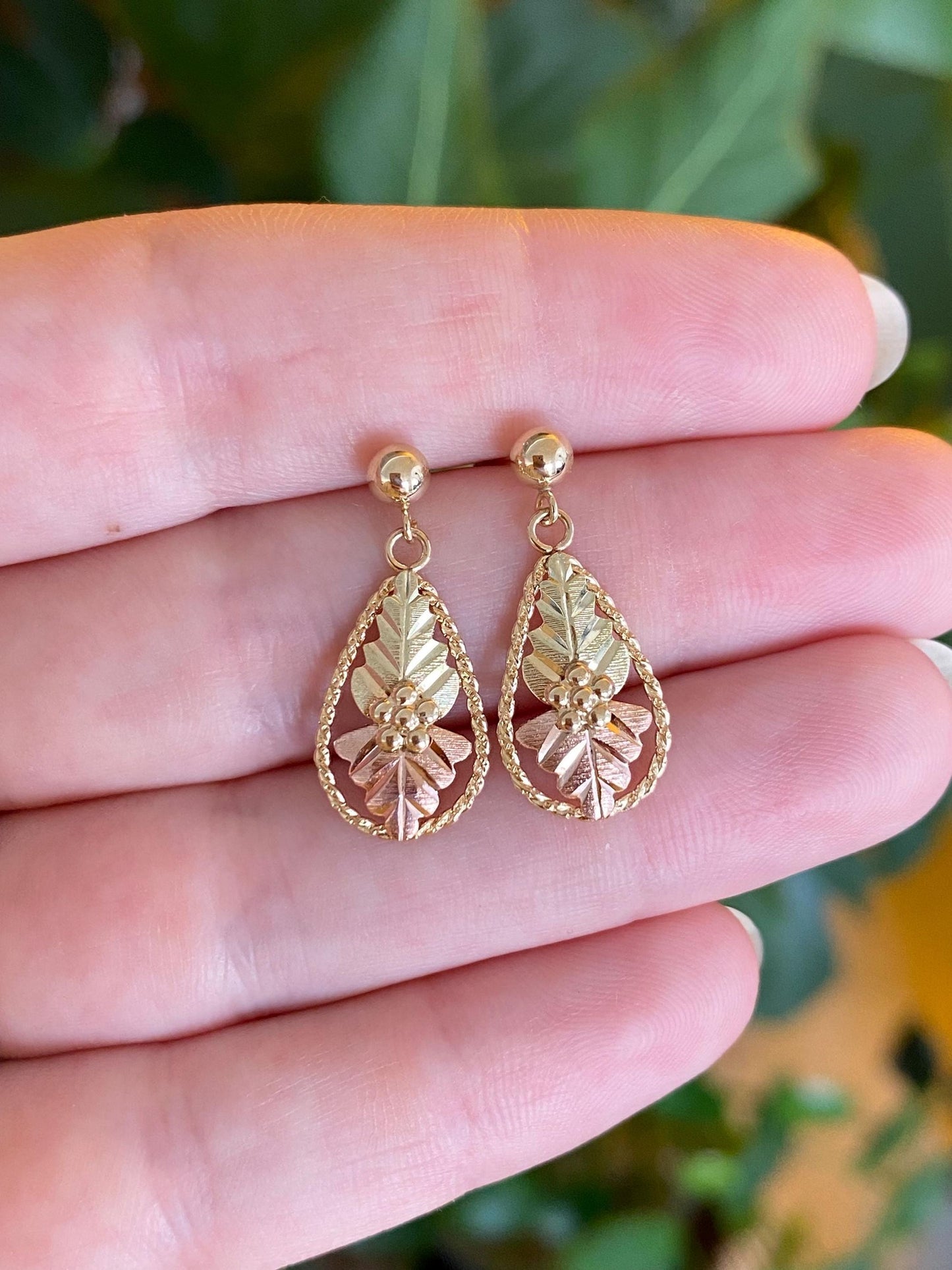 Vintage Solid 10k Black Hills Gold Leaves Dangle Stud Earrings