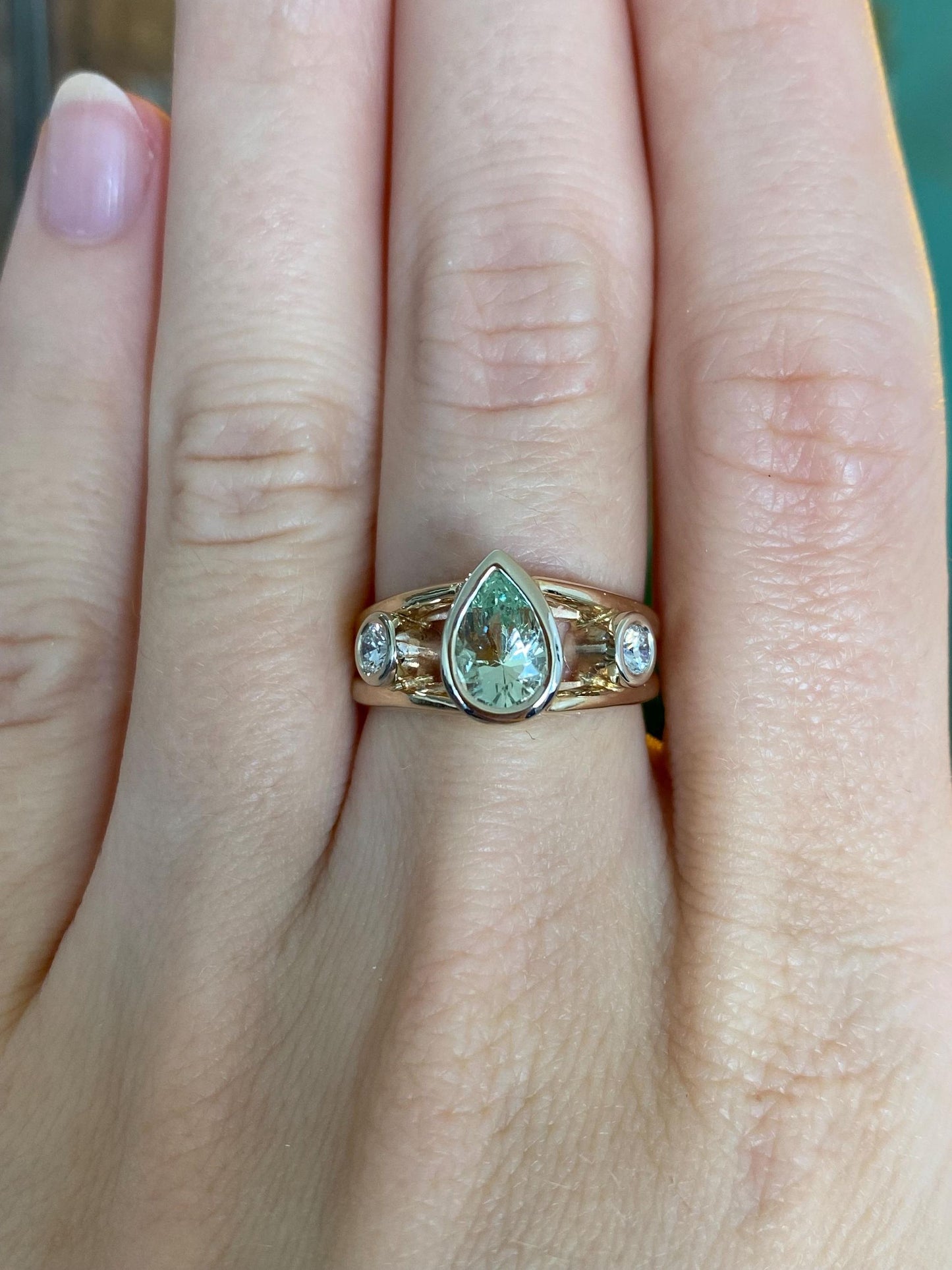 Solid 14k Yellow Gold Diamond Light Green Quartz Ring - Size 6