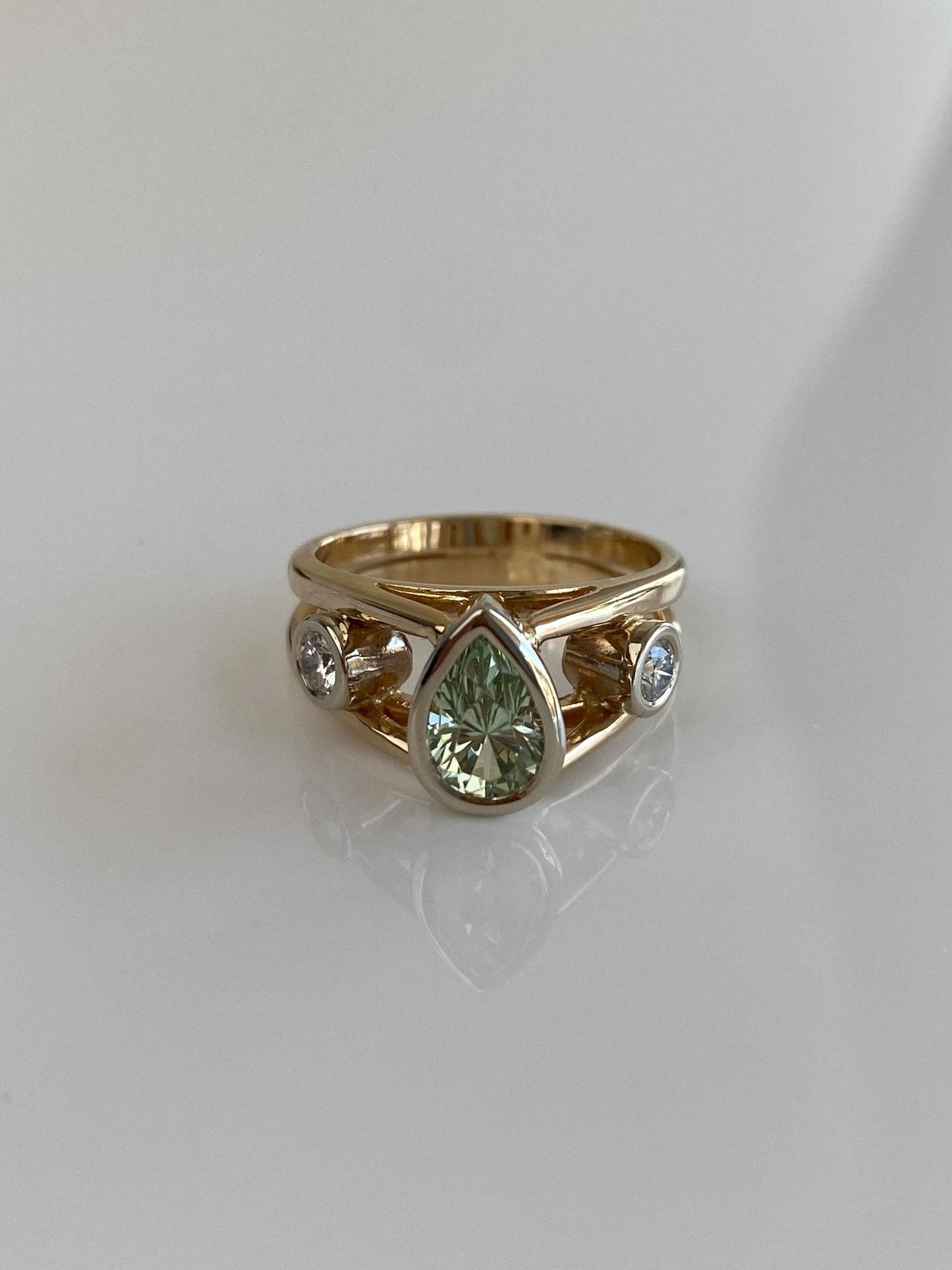 Solid 14k Yellow Gold Diamond Light Green Quartz Ring - Size 6