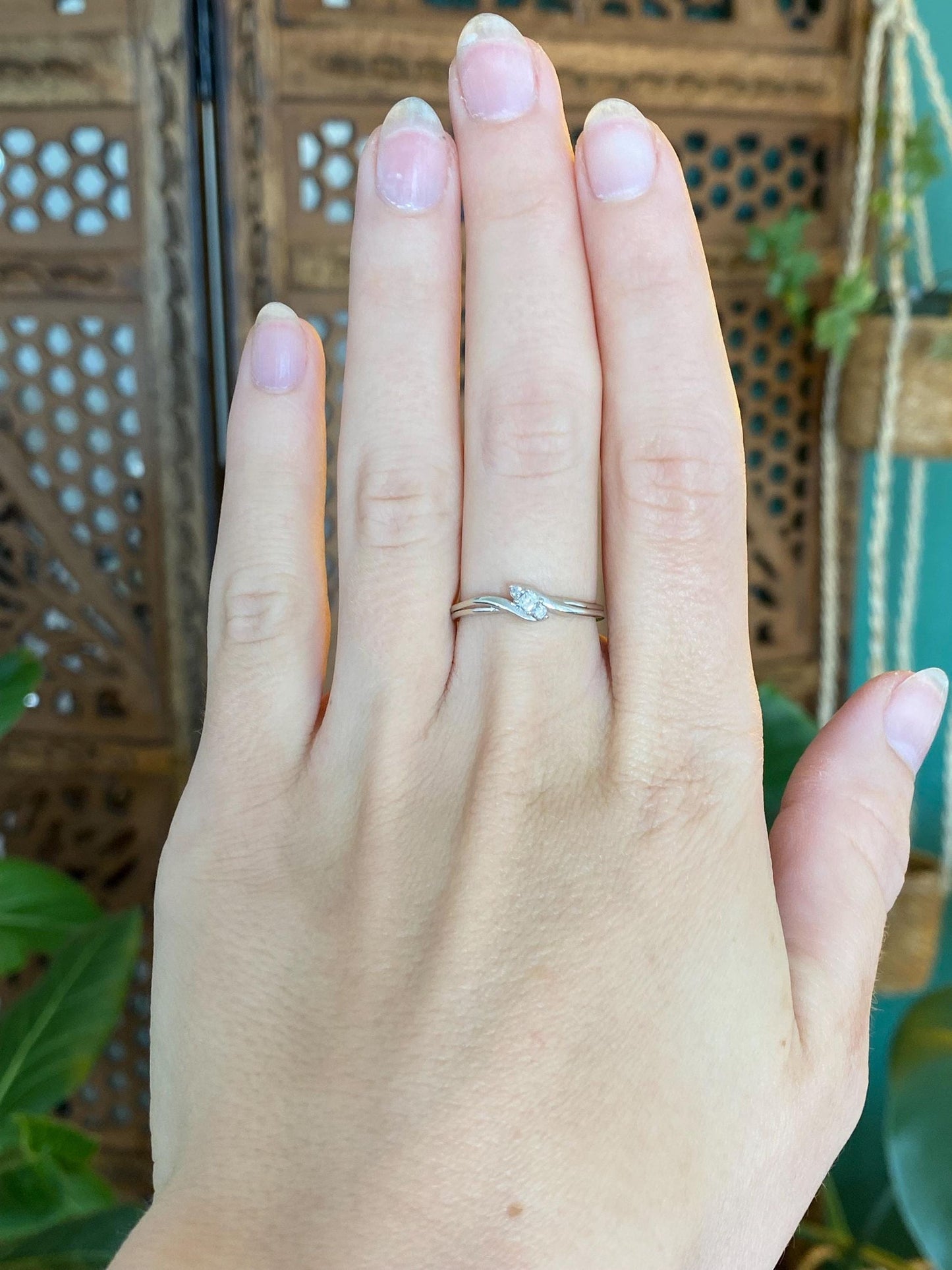 Vintage Solid 10k White Gold Diamond Ring - Size 6.5
